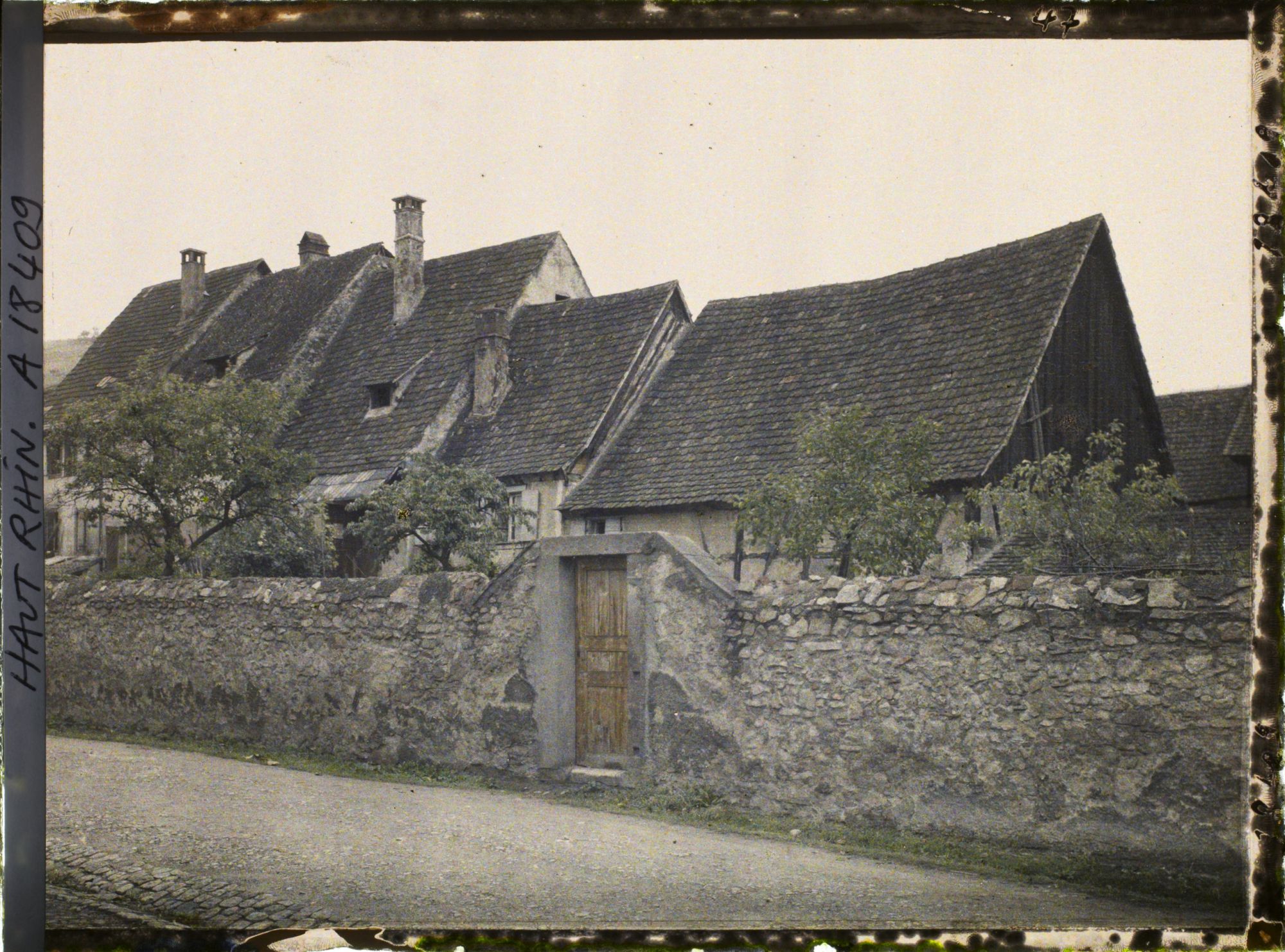 Image représentant France, Turkheim, Ensemble de petites Maisons près de l'Eglise