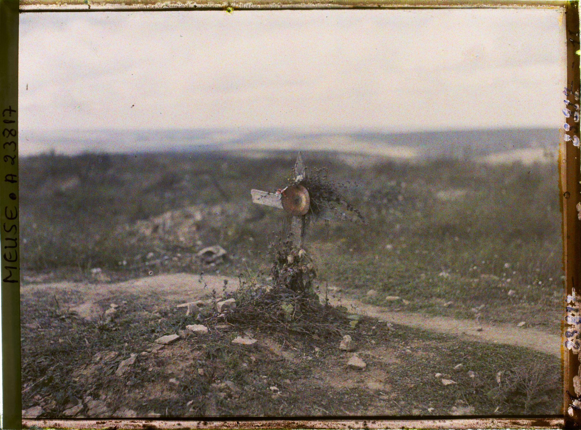 Image représentant France, Verdun, Tombe isolée près du fort