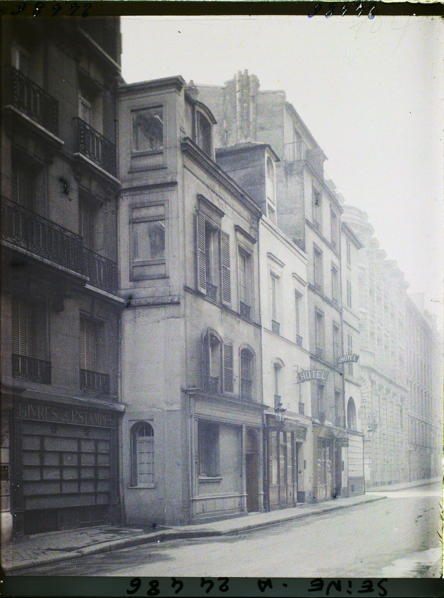 Image représentant Une maison close au n°51 rue de la Victoire