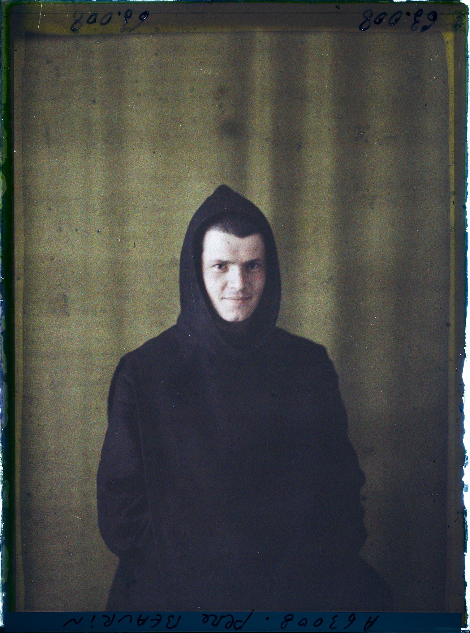 Image représentant https://musee-albert-kahn.s-museum.fr/home/NWQ2OTAwYzNmYjZlZTk1ZWQwODJmMjY4L2dlbmVyaWMtbm90aWNlLXRhYi9hdXRob3JpdHkvNjE3YTc5ZjVjZjhiODk2OGIzMzM3ZDIx/5d6900c3fb6ee95ed082f268/generic-notice-tab/authority/617a79ebcf8b8968b333680c Le Père Beaurin