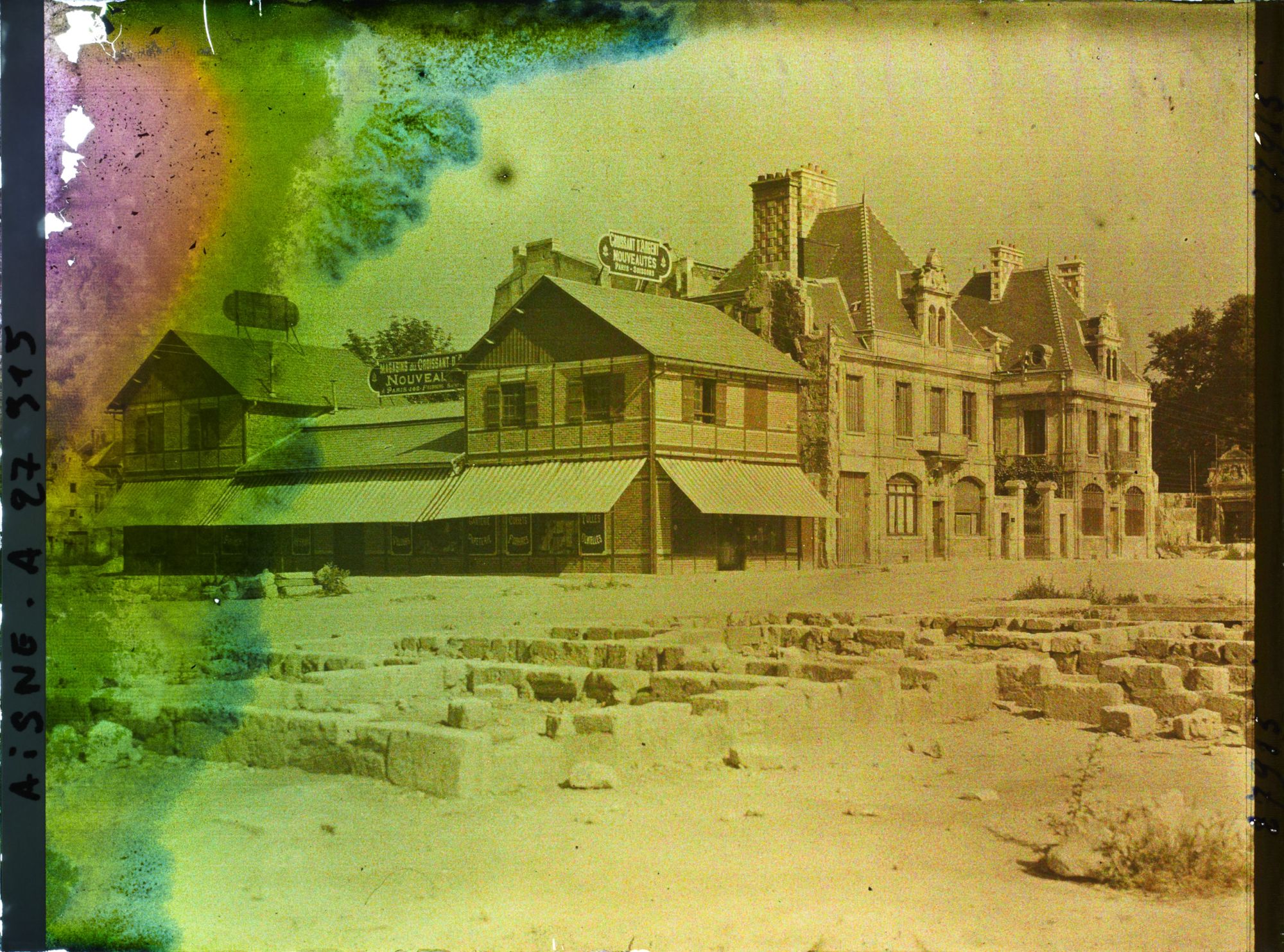 Image représentant France, Soissons, Reconstructions Place du Cloître (en Cathédrale partie nord)