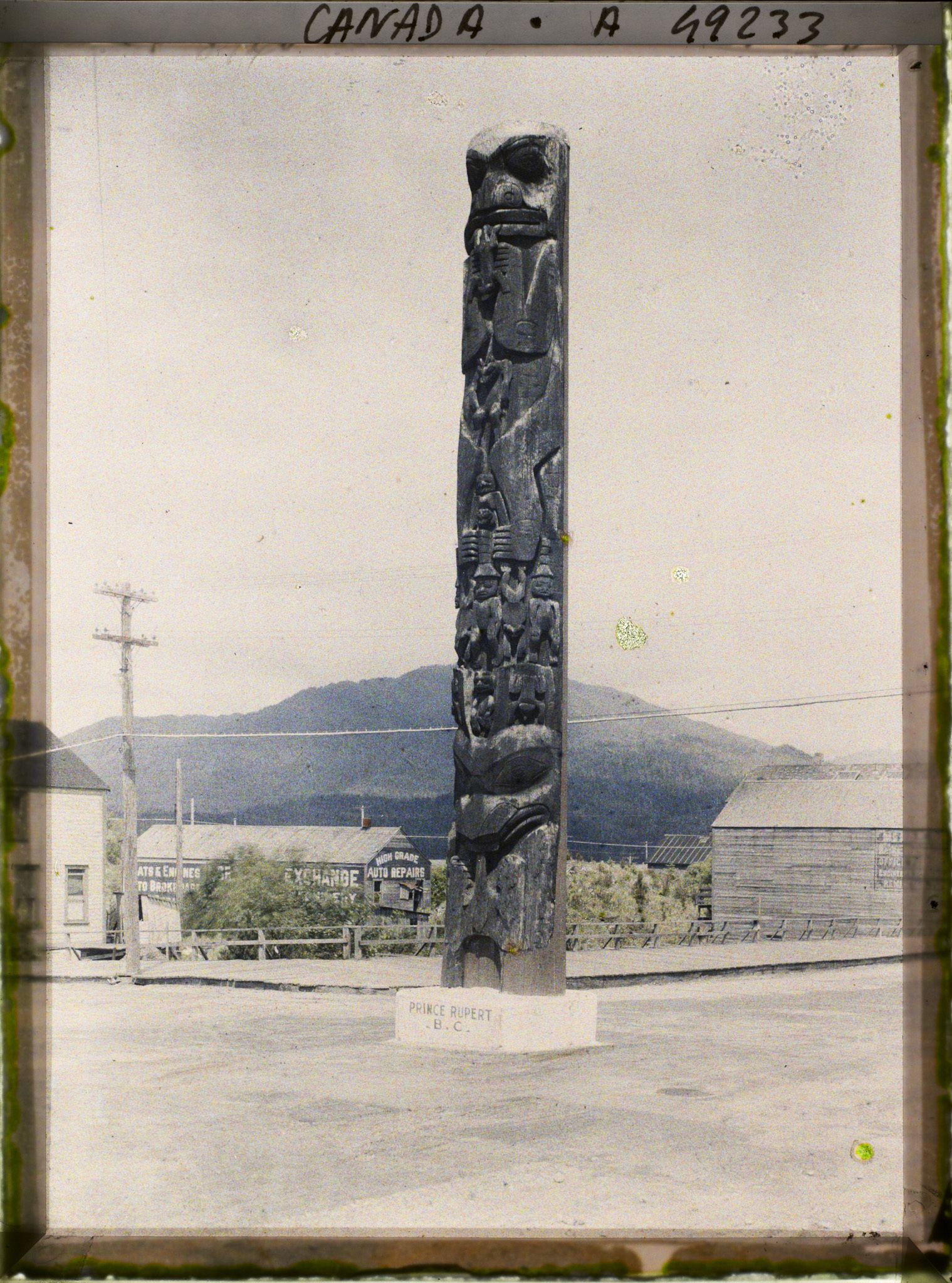 Image représentant Canada, Prince Rupert, Très vieux Totem (200 ans) famille des Indiens Haida