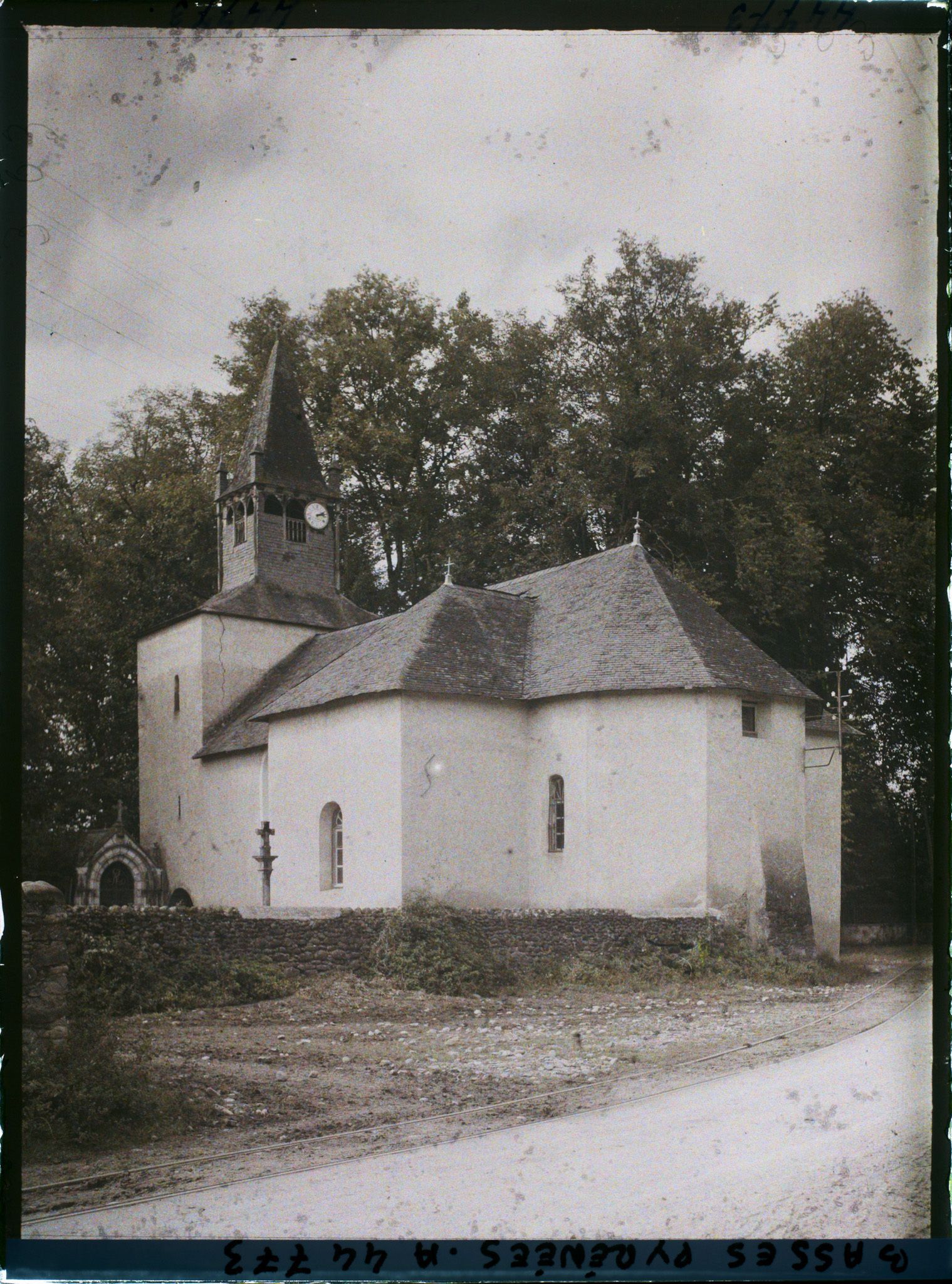 Image représentant France , Tardets, Eglise de Trois-Villes près Tardets (Pays de d'Artagnan des "3 Mousquetaires"