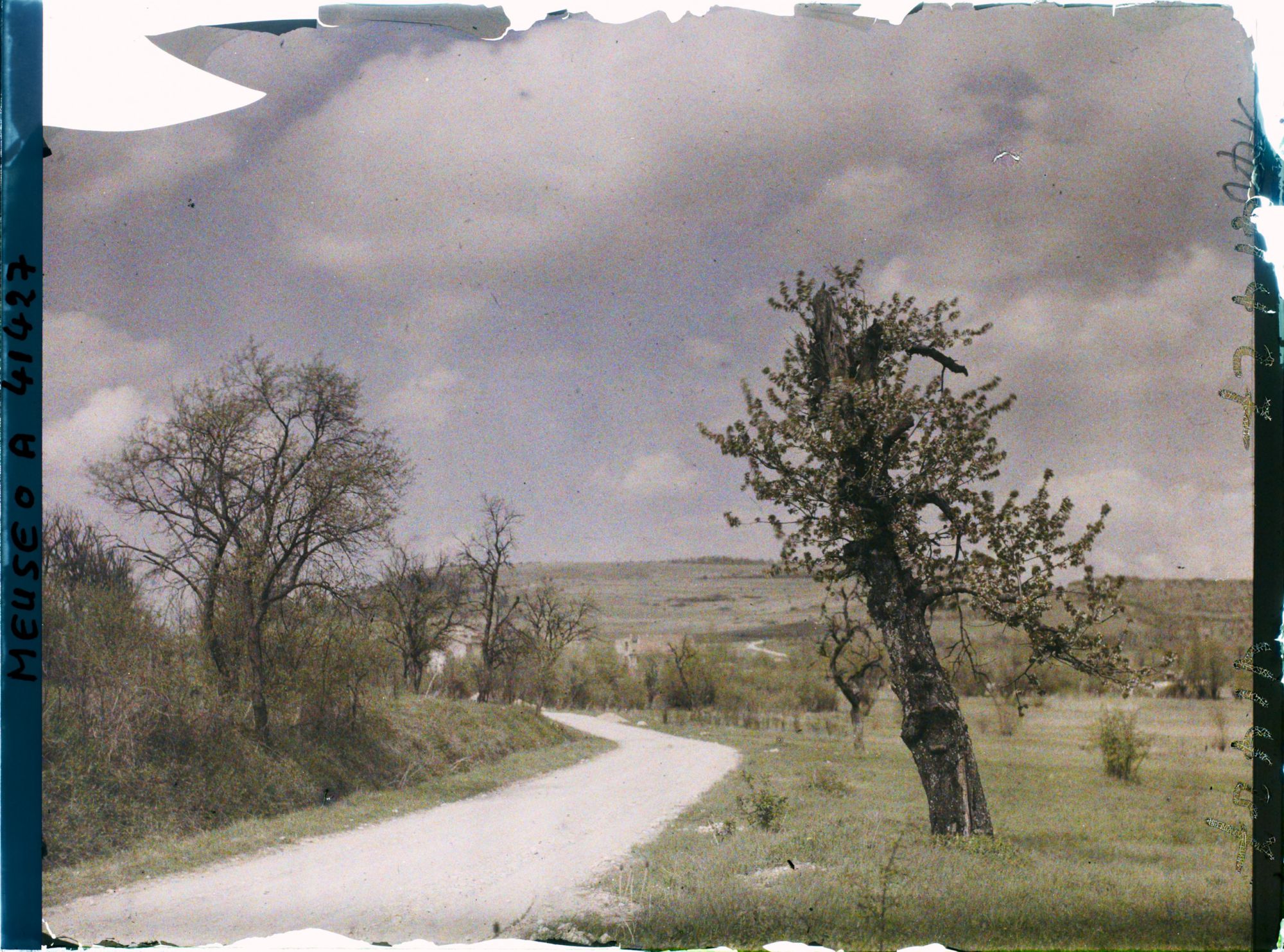 Image représentant France, Les Eparges, Entrée du Village et Côté des Hures