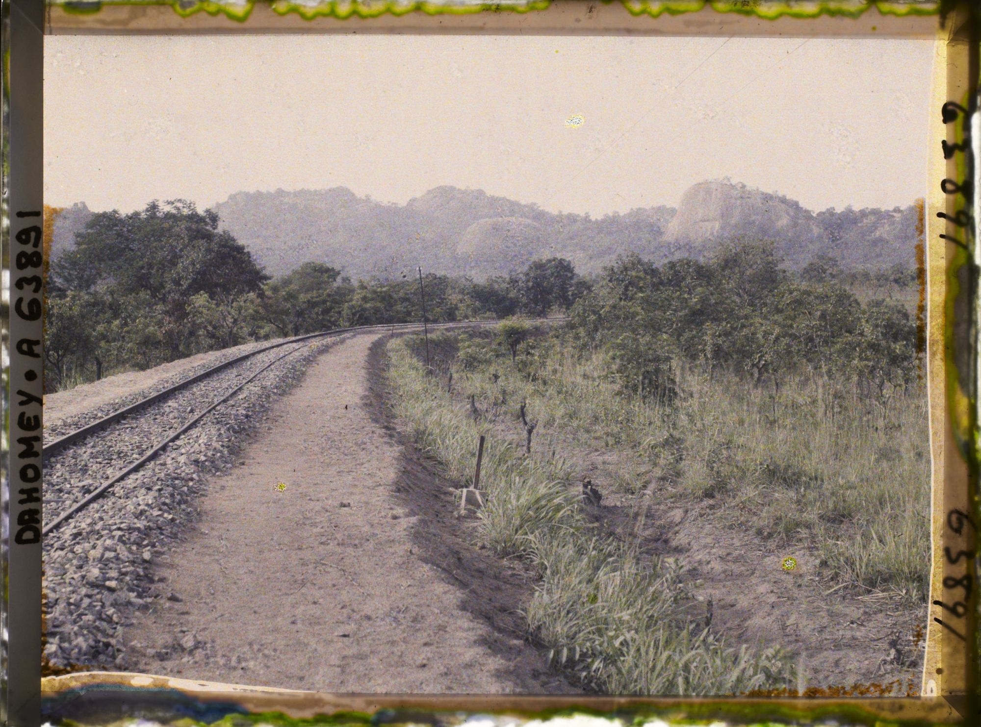 Image représentant Paysage le long de la ligne de chemin de fer de Savé