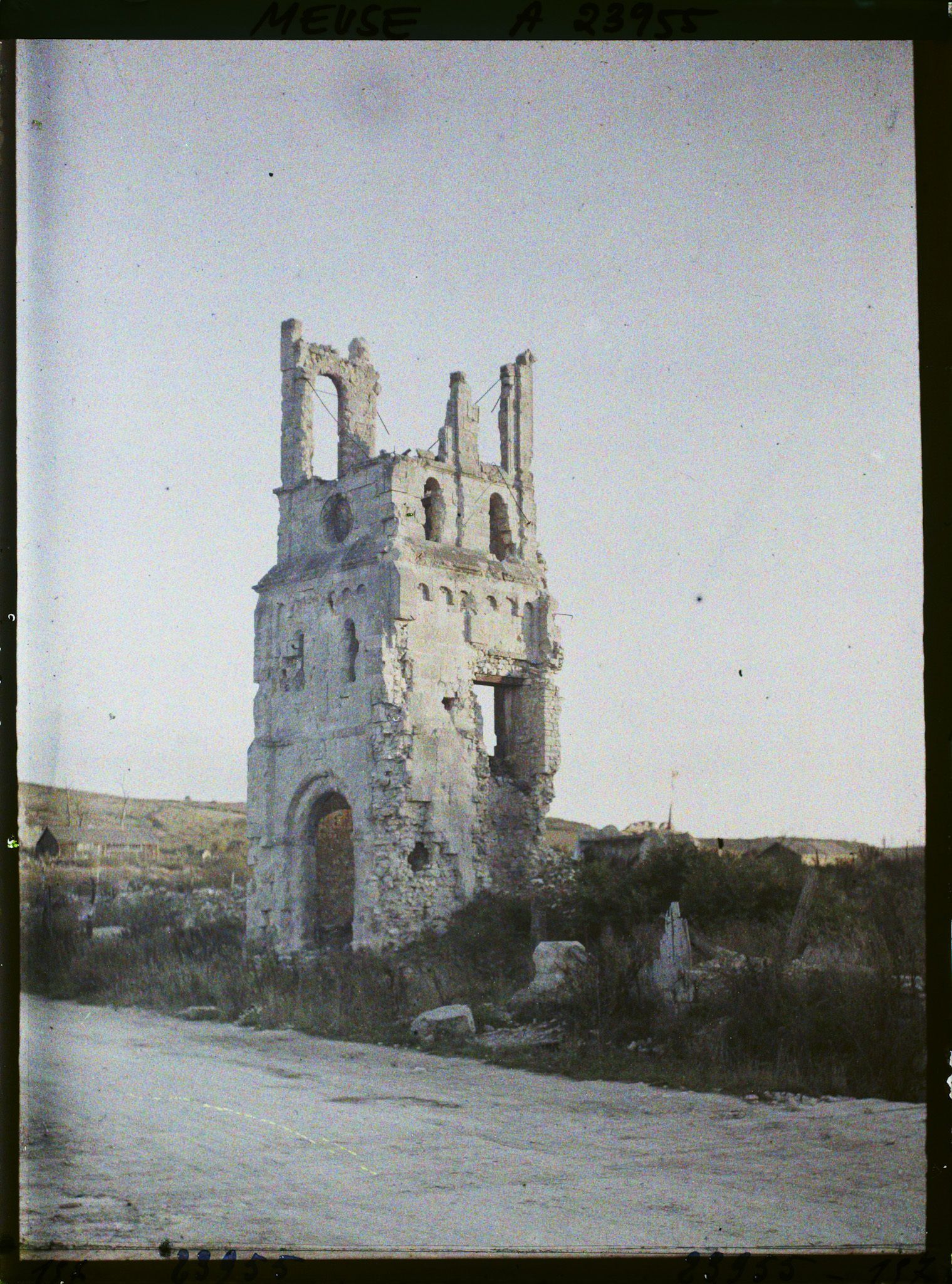 Image représentant France, Esnes, Le Clocher de l'Eglise