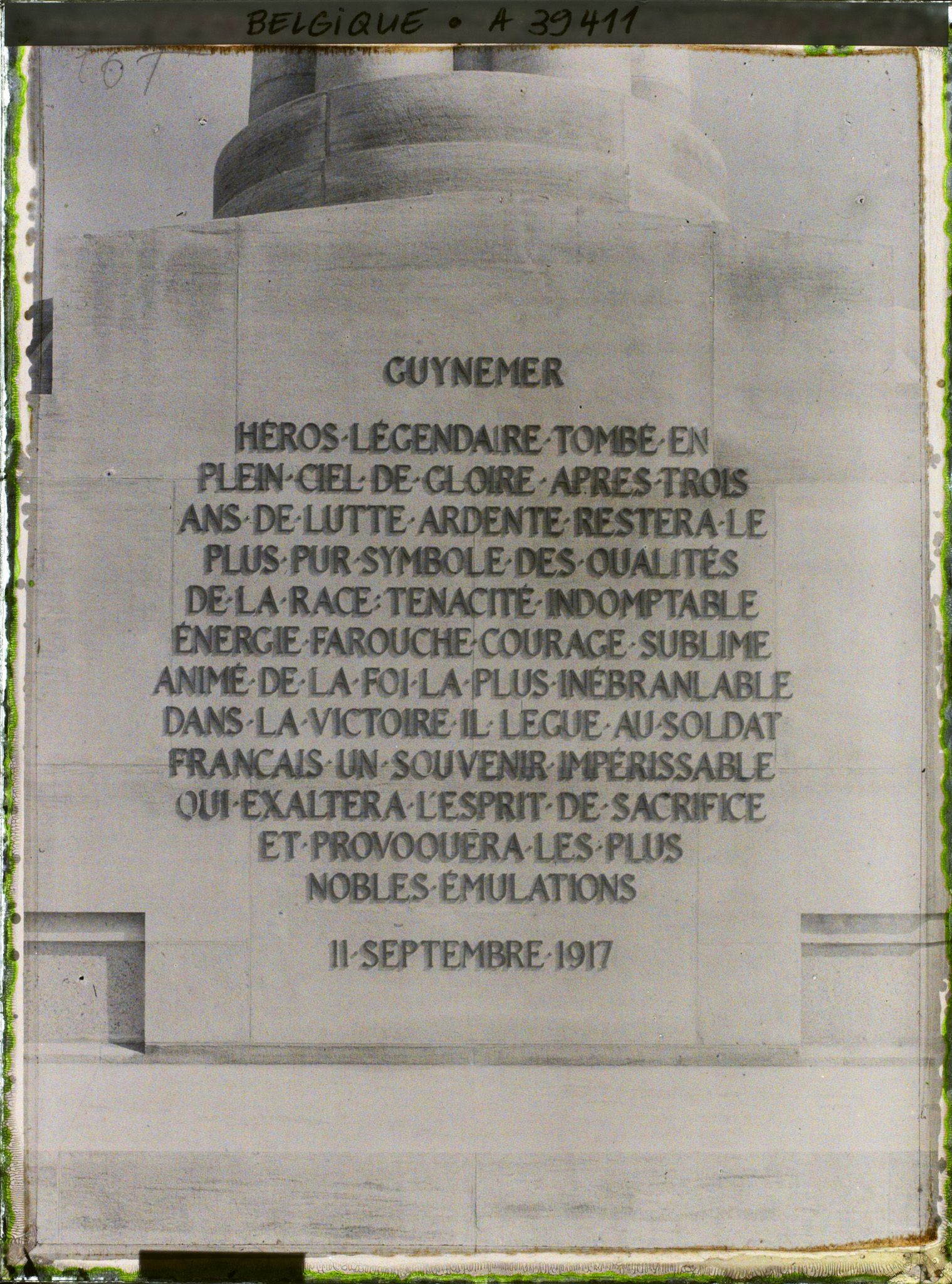 Image représentant Belgique, Poelcapelle, Inscription du Monument de Guynemer