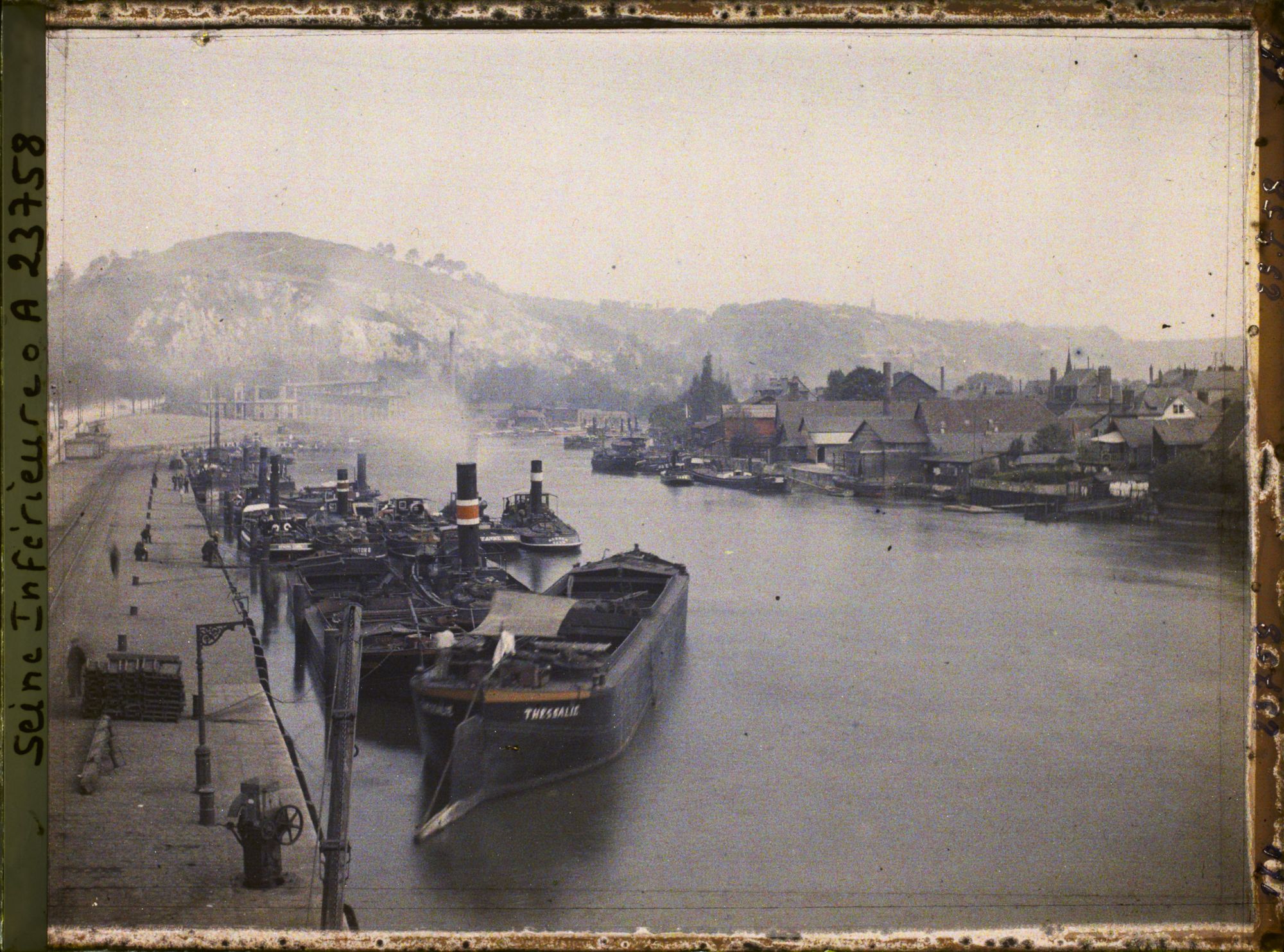 Image représentant Le port vers l'amont vu du pont Corneille