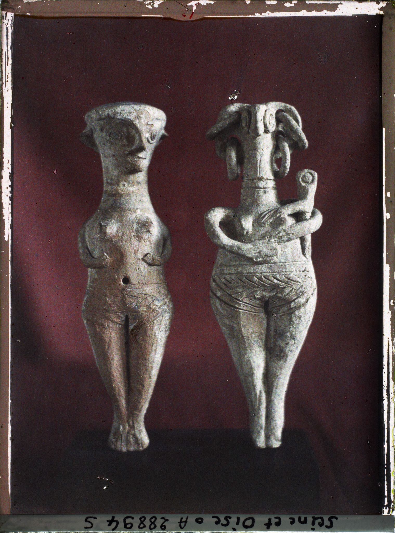 Image représentant Figurines de terre cuite du musée de Sèvres