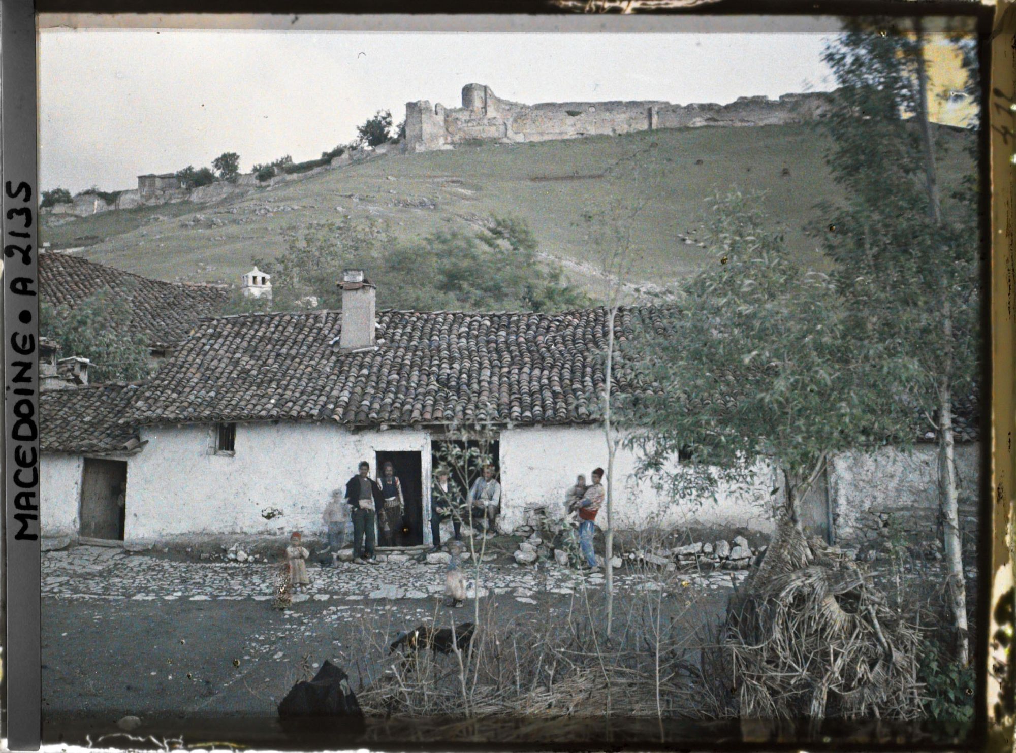 Image représentant La vieille forteresse d'Ohrid prise du Nord-Ouest