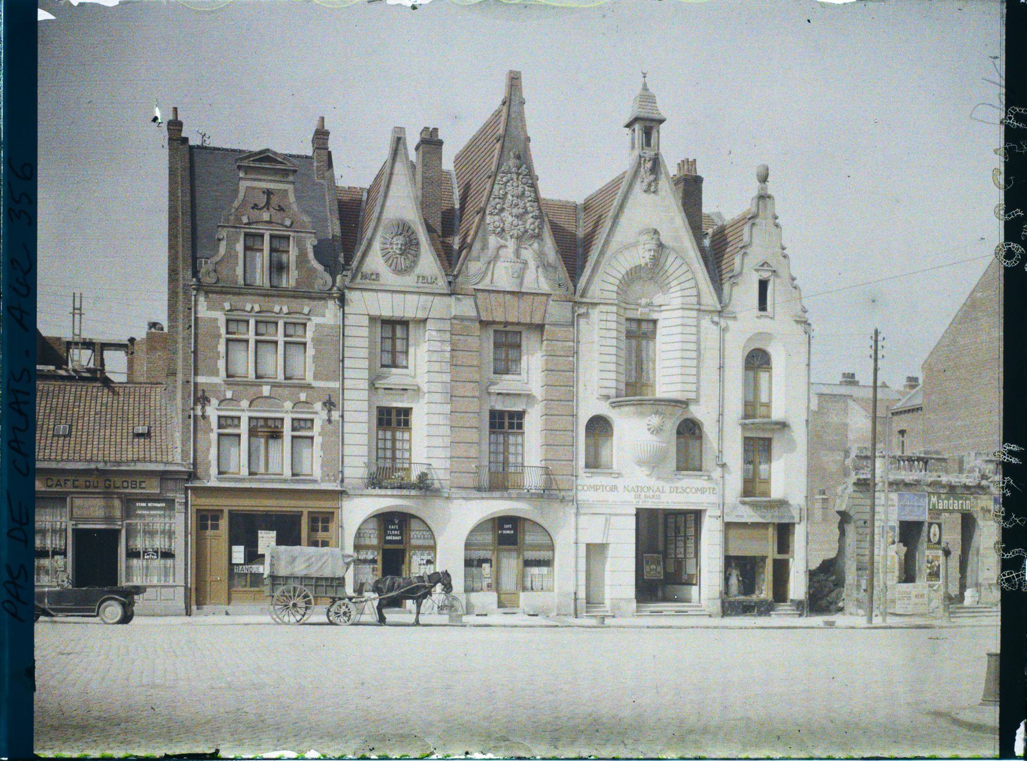 Image représentant France, Bethune, Groupe de nouvelles maisons, Grande Place