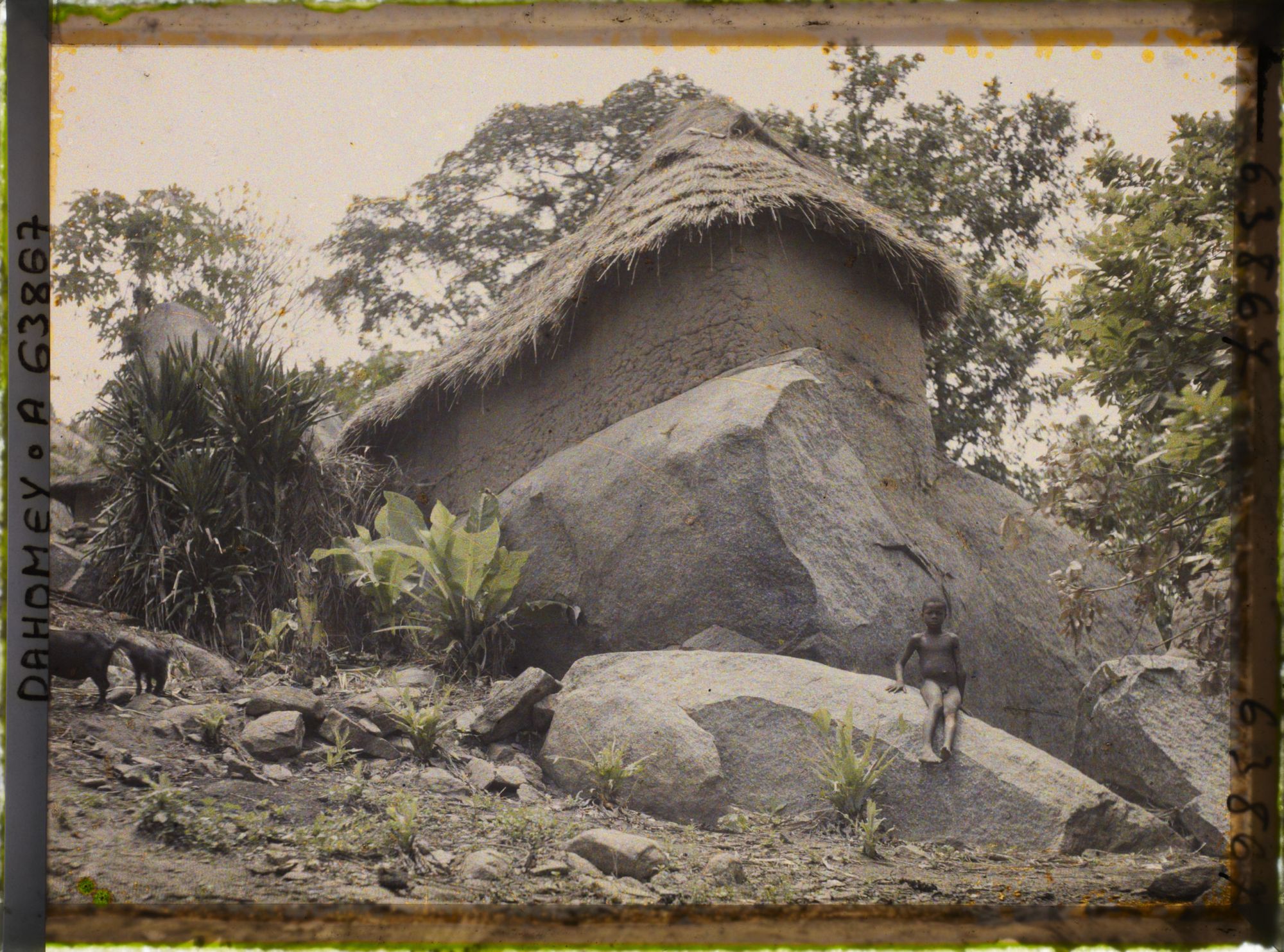 Image représentant Habitation construite sur un rocher dans le montagne, village d'Amakpa (?)