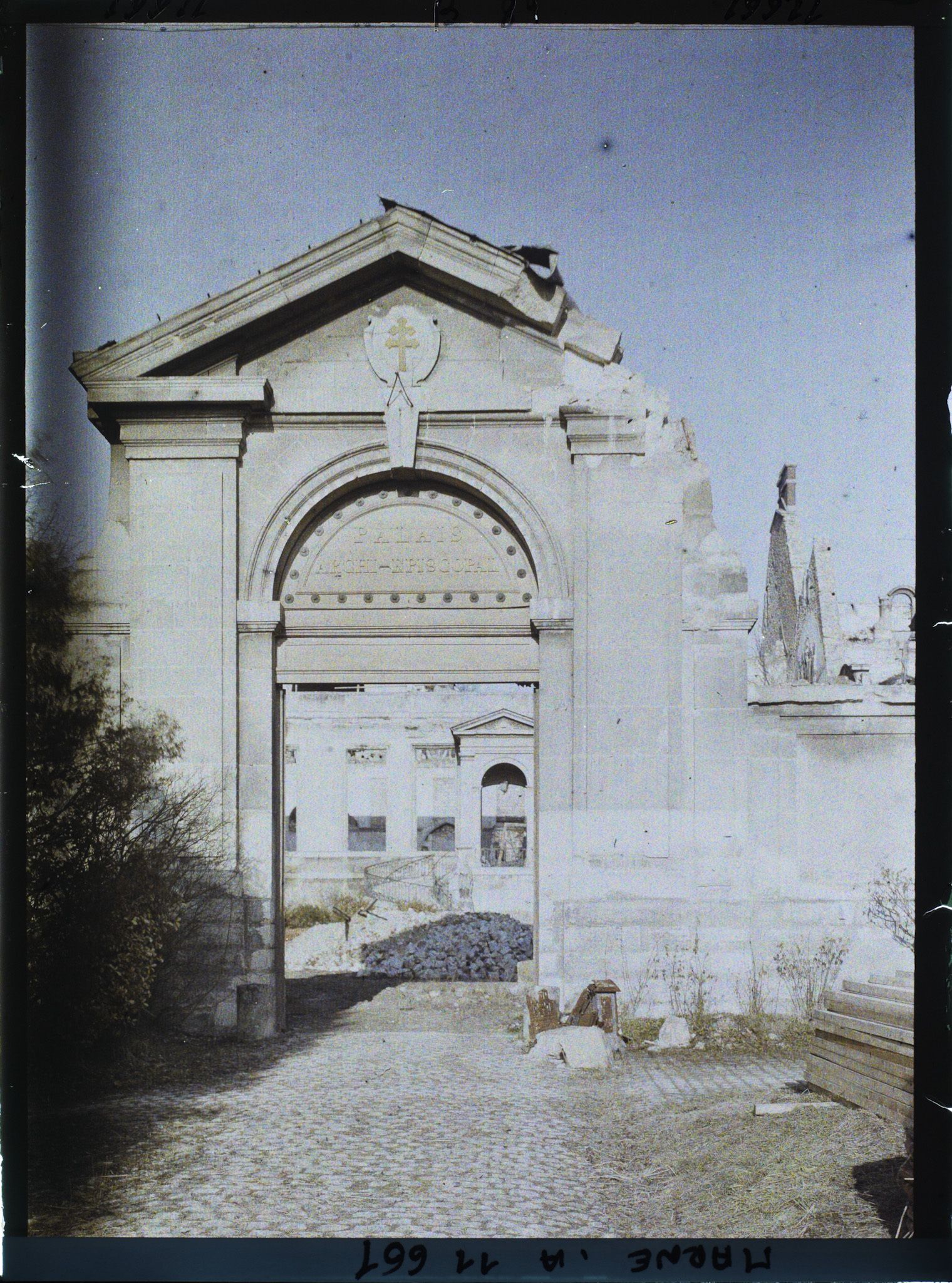 Image représentant France, Reims, Porte du Palais Archiépiscopal
