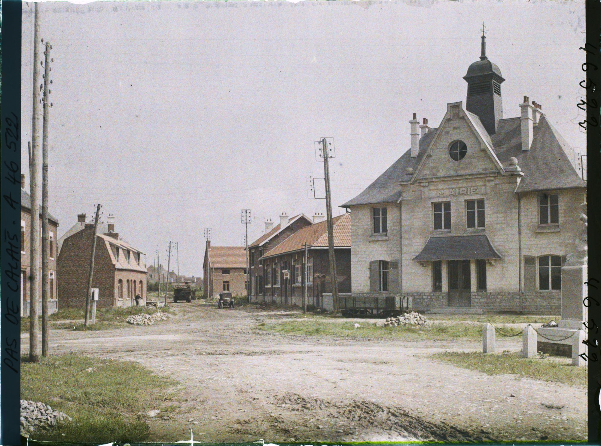 Image représentant France, Neuville-St-Vaast, Place de la Mairie