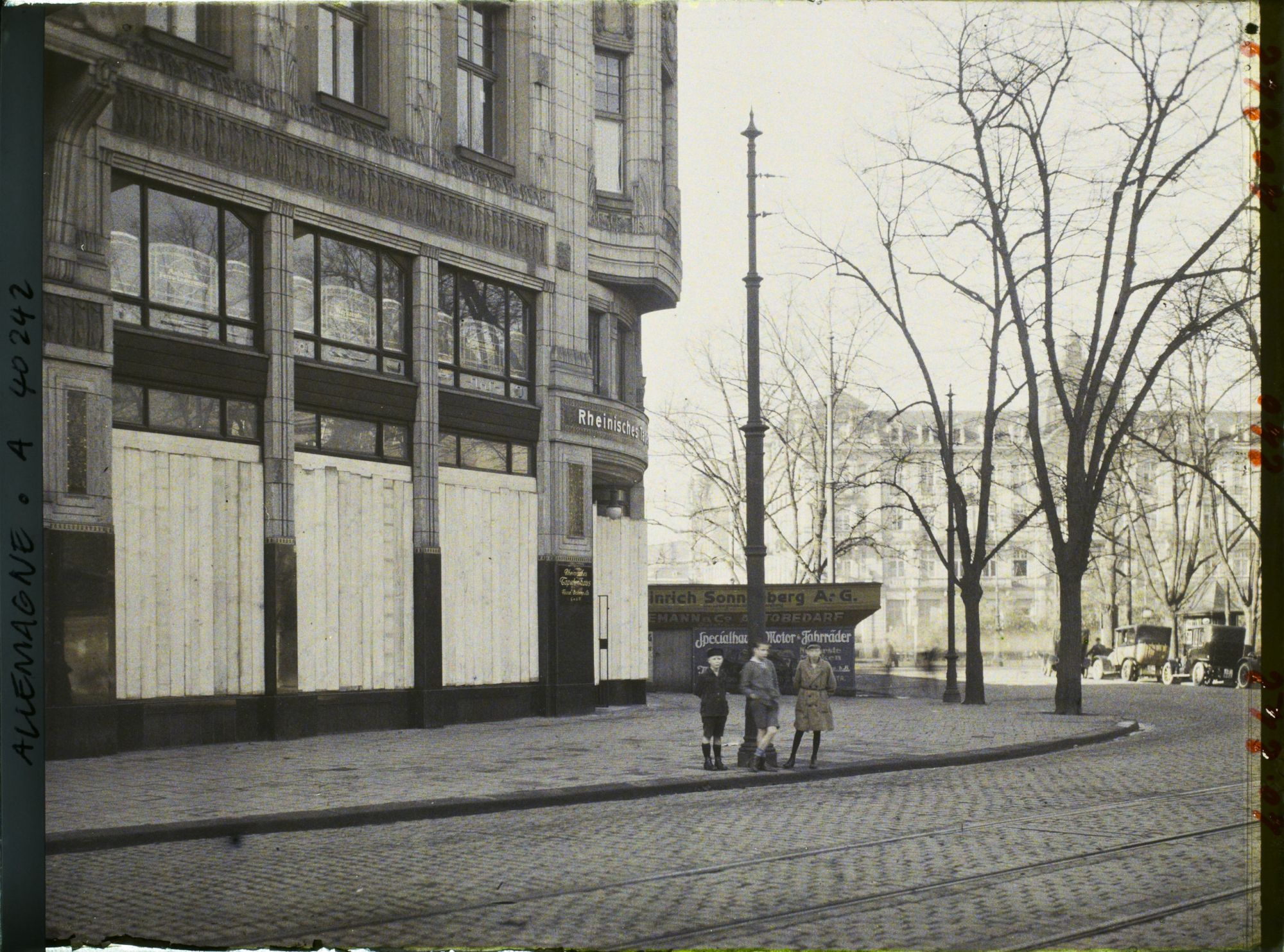 Image représentant Prusse, Düsseldorf, Schadowplatz, maison fermée