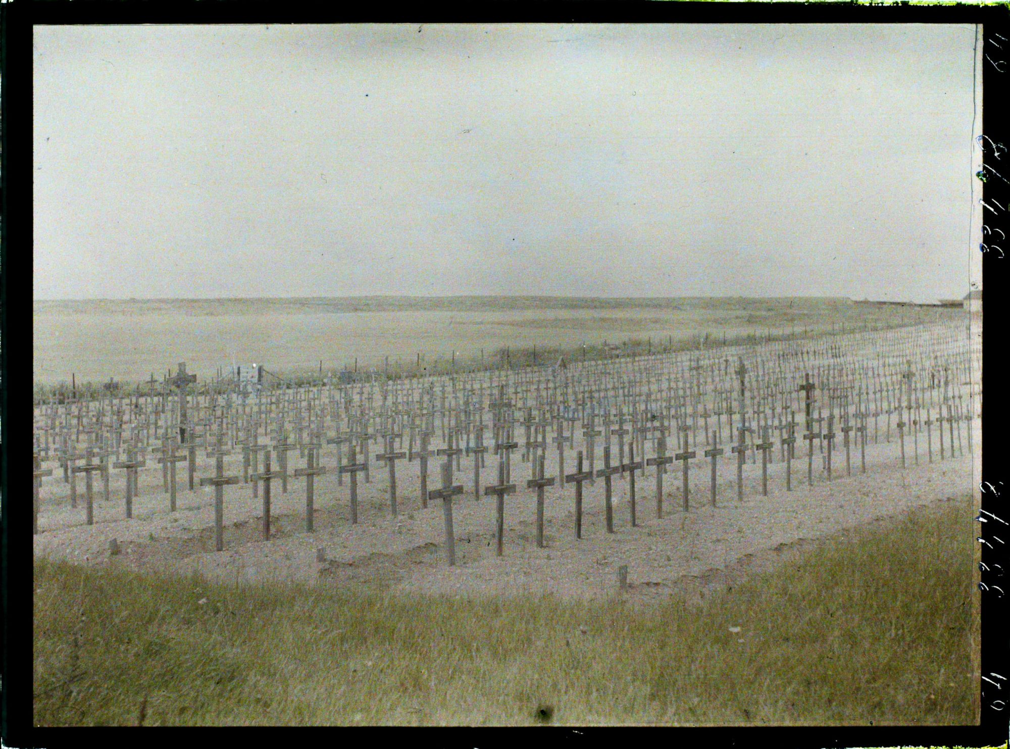 Image représentant France, Fricourt, Cimetière Allemand Vu de l'intérieur