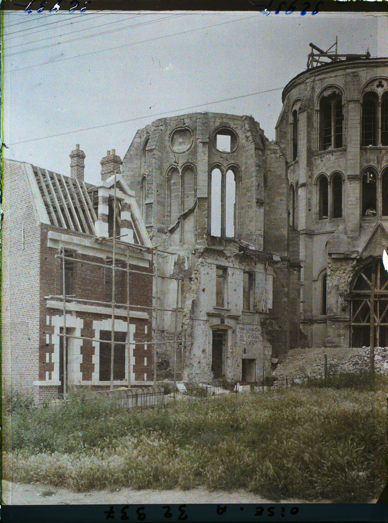 Image représentant France, Noyon, Reconstructions et Chapelle de l'Evêché