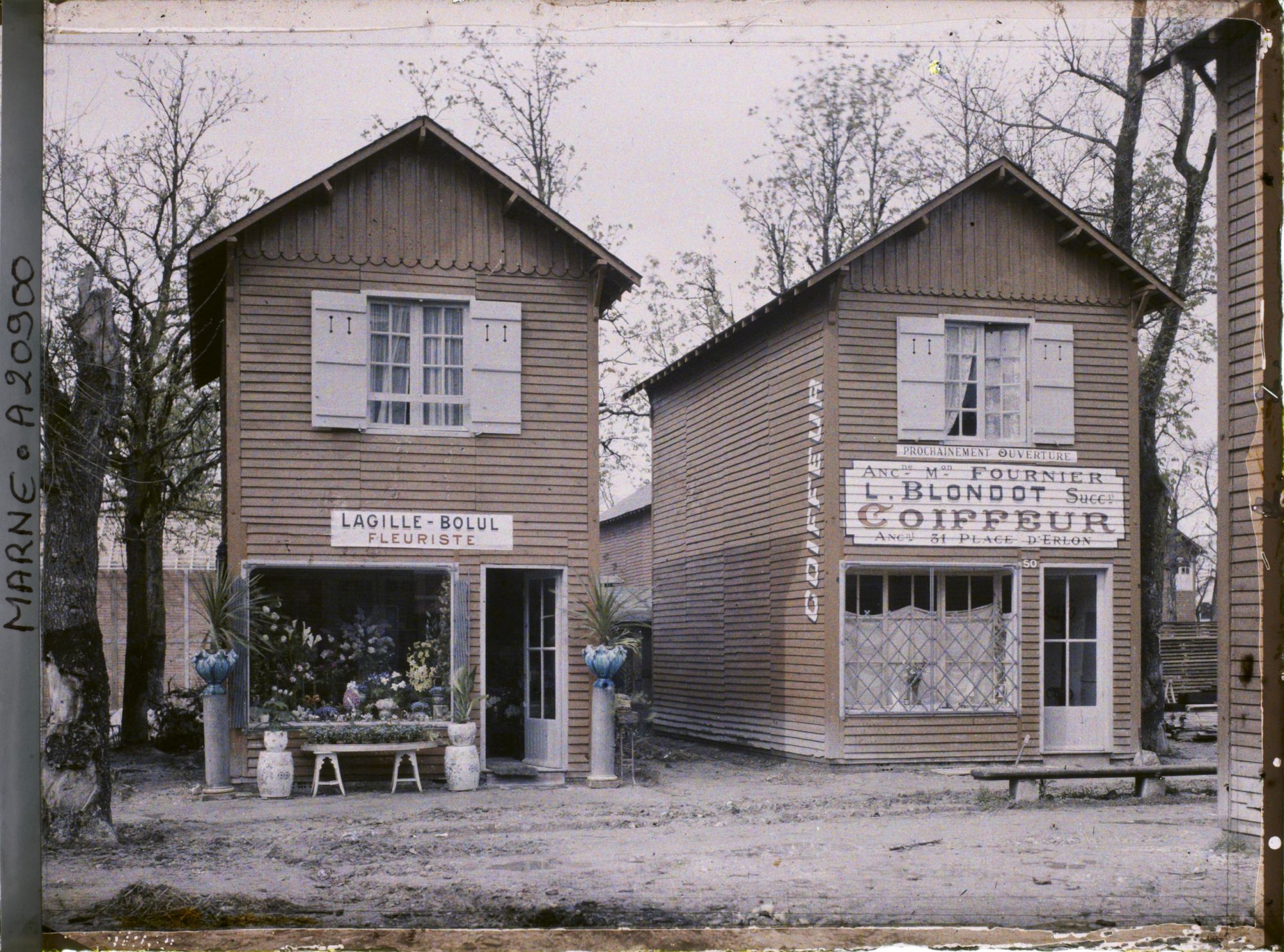 Image représentant France, Reims, Boutiques dans l'allée de l'Est