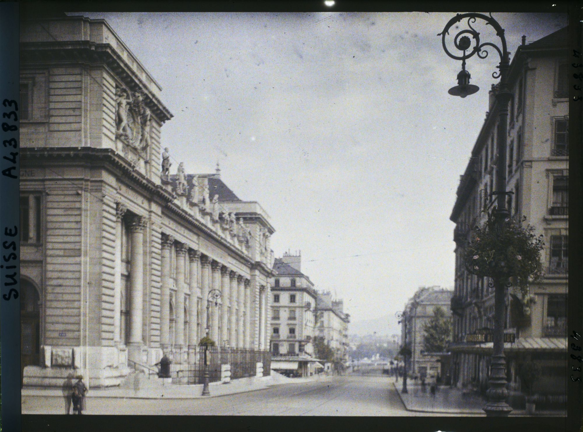 Image représentant L'Hôtel des Postes et la rue du Mont-Blanc
