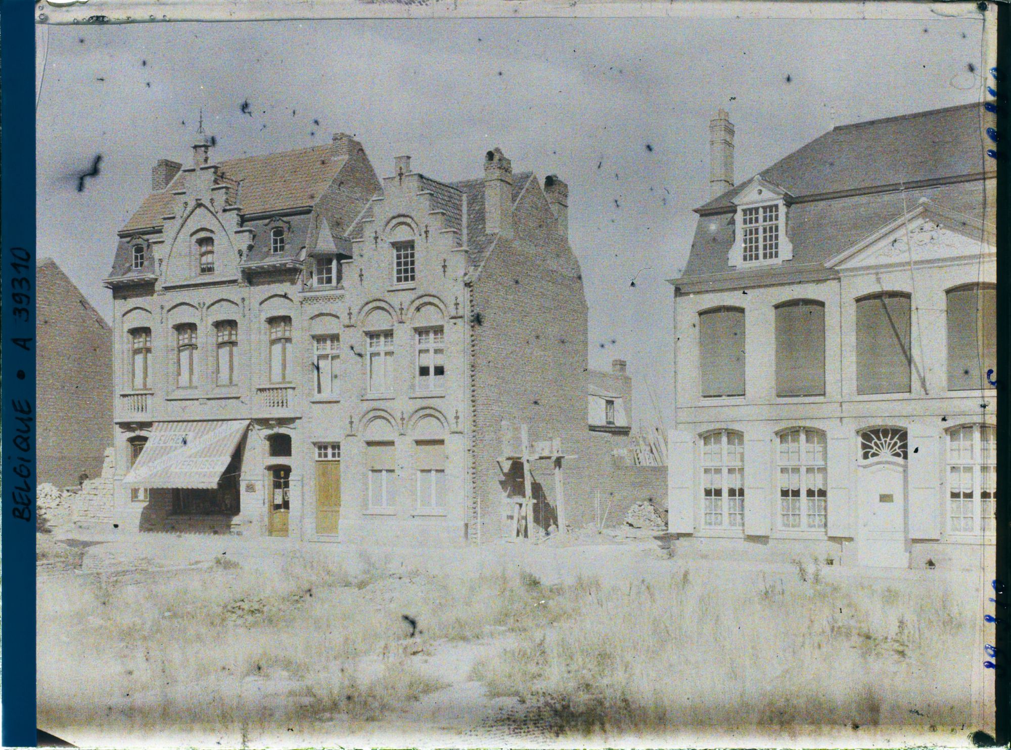 Image représentant Belgique, Ypres, Nouvelles maisons, rue du Beurre