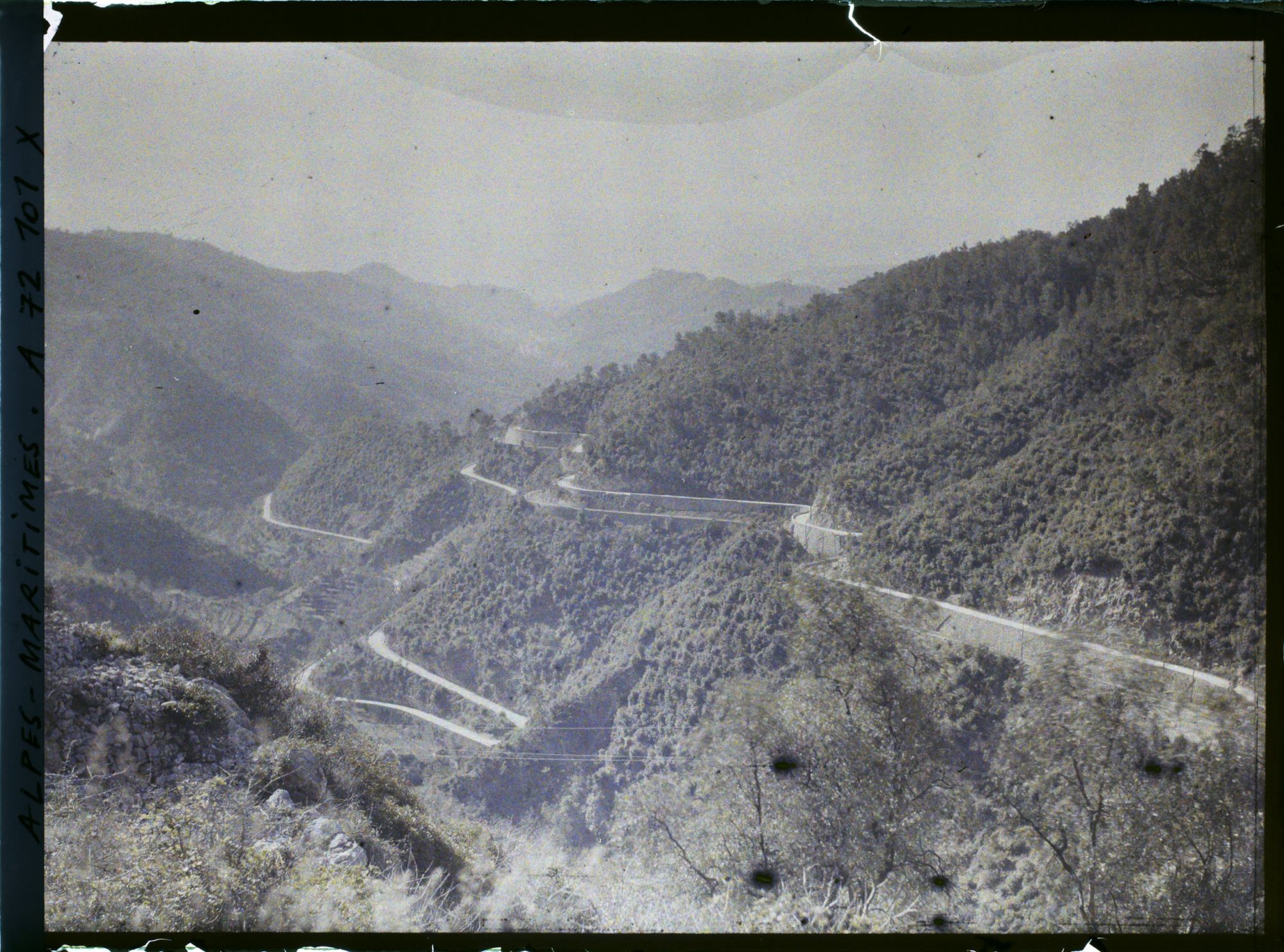 Image représentant La route de Sospel à flanc de montagne