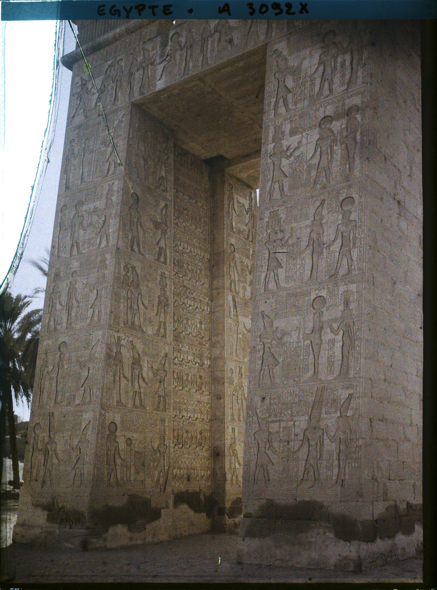 Image représentant Portail d'entrée de la grande cour du temple d'Amon