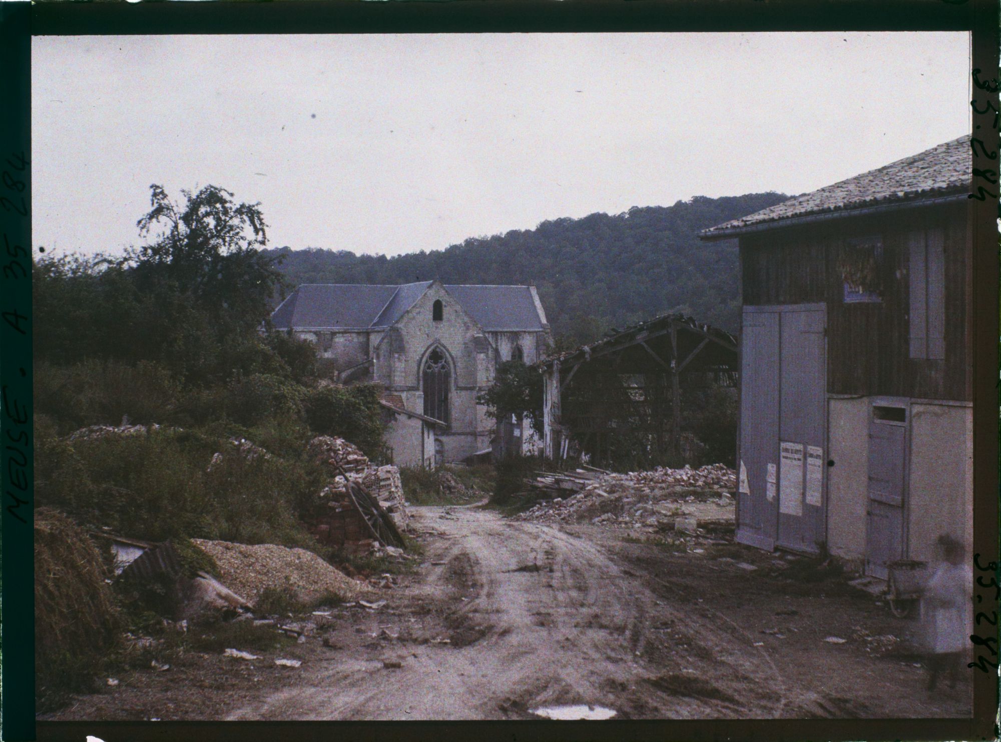 Image représentant France, La Chalade, Vue vers l'Eglise