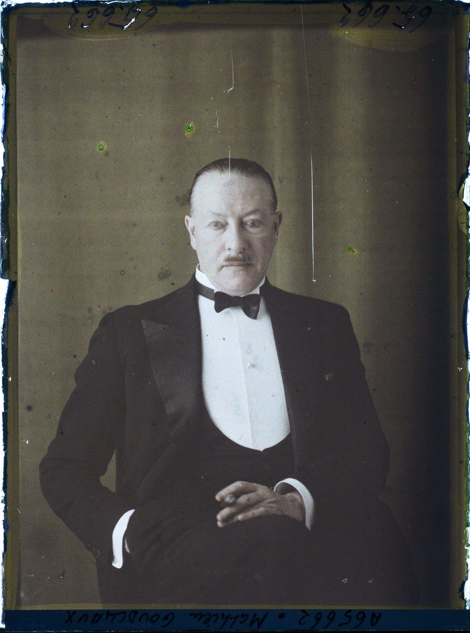 Image représentant https://musee-albert-kahn.s-museum.fr/home/NWQ2OTAwYzNmYjZlZTk1ZWQwODJmMjY4L2dlbmVyaWMtbm90aWNlLXRhYi9hdXRob3JpdHkvNjE3YTc5ZjVjZjhiODk2OGIzMzM3ZDIx/5d6900c3fb6ee95ed082f268/generic-notice-tab/authority/617a79ebcf8b8968b3336dd0 Monsieur Mathieu Goudchaux