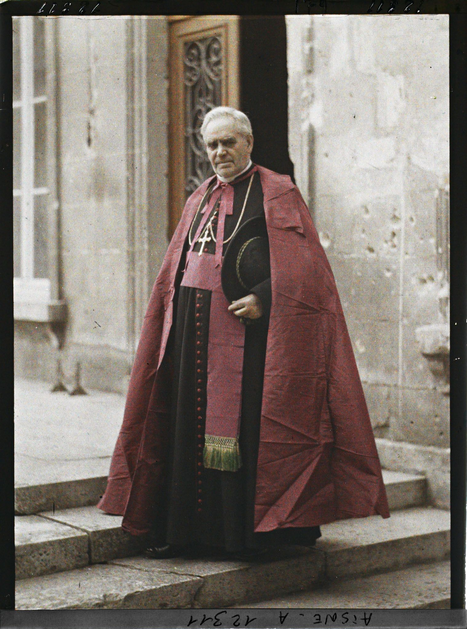 Image représentant Monseigneur Péchenard, l'évêque de Soissons (1906-1920) resté dans son diocèse pendant toute la guerre