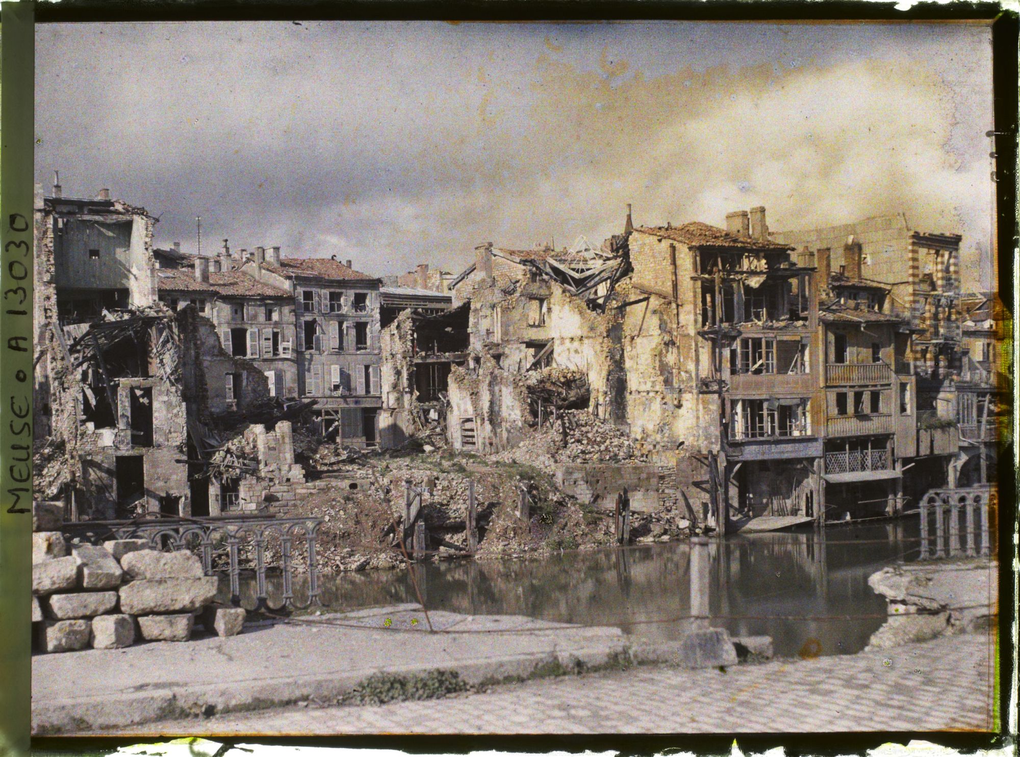 Image représentant France, Verdun, Bords Meuse