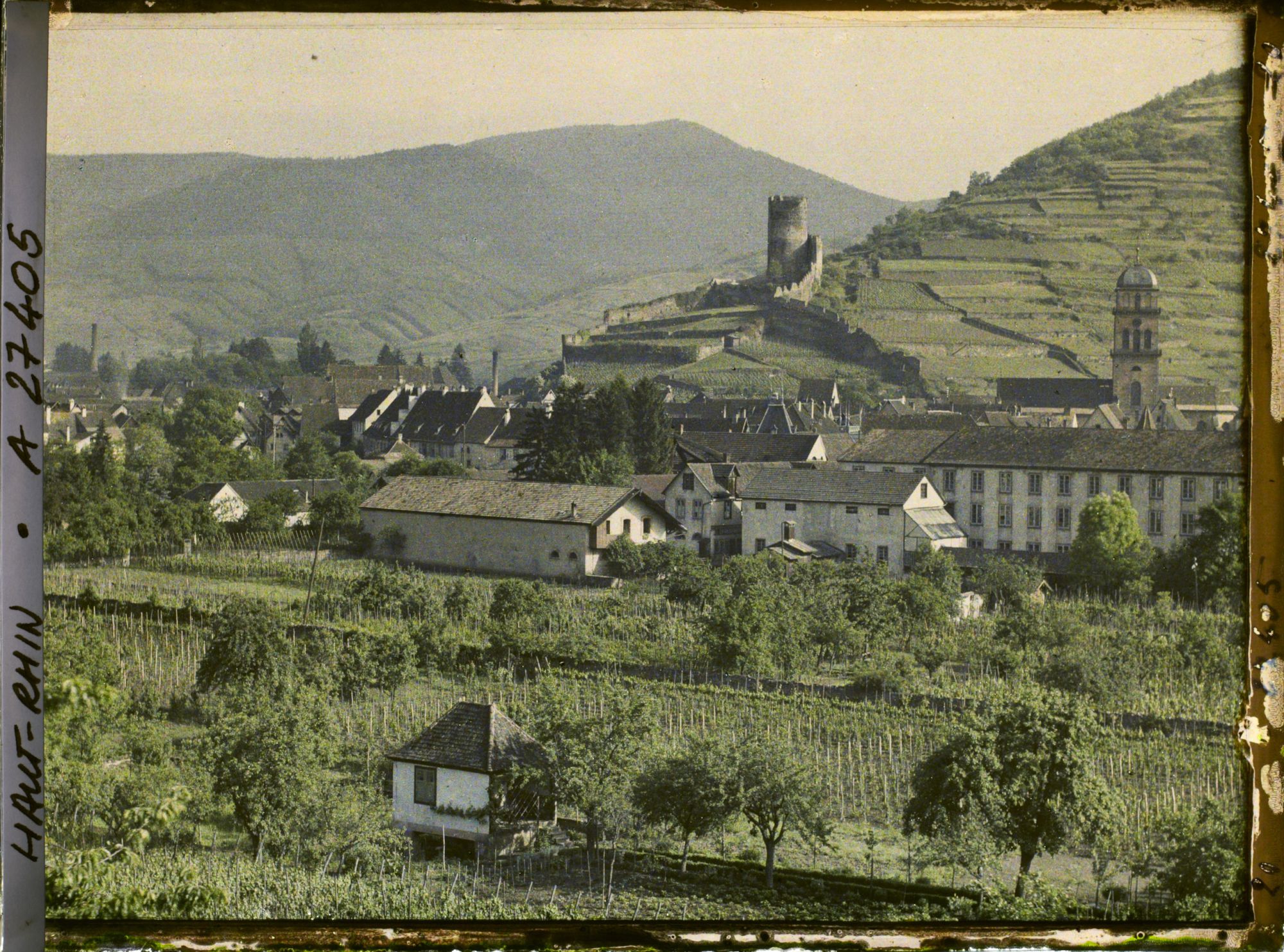 Image représentant France, Kaysersberg, Vue d'ensemble de la Ville plus à gauche que la précedente