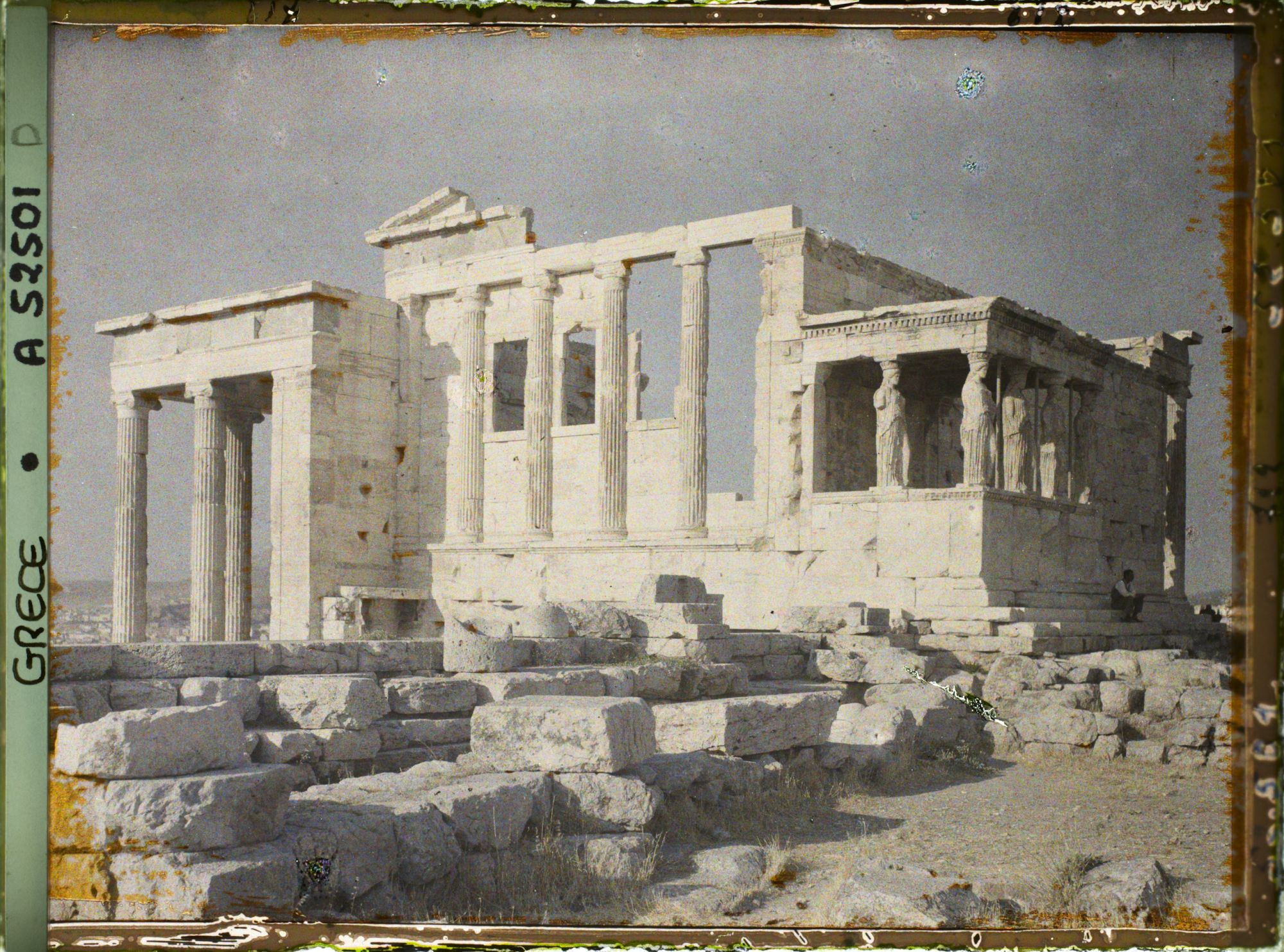 Image représentant Sur l'Acropole, la façade ouest de l'Erechtheion (avec les deux saillants nord et sud)
