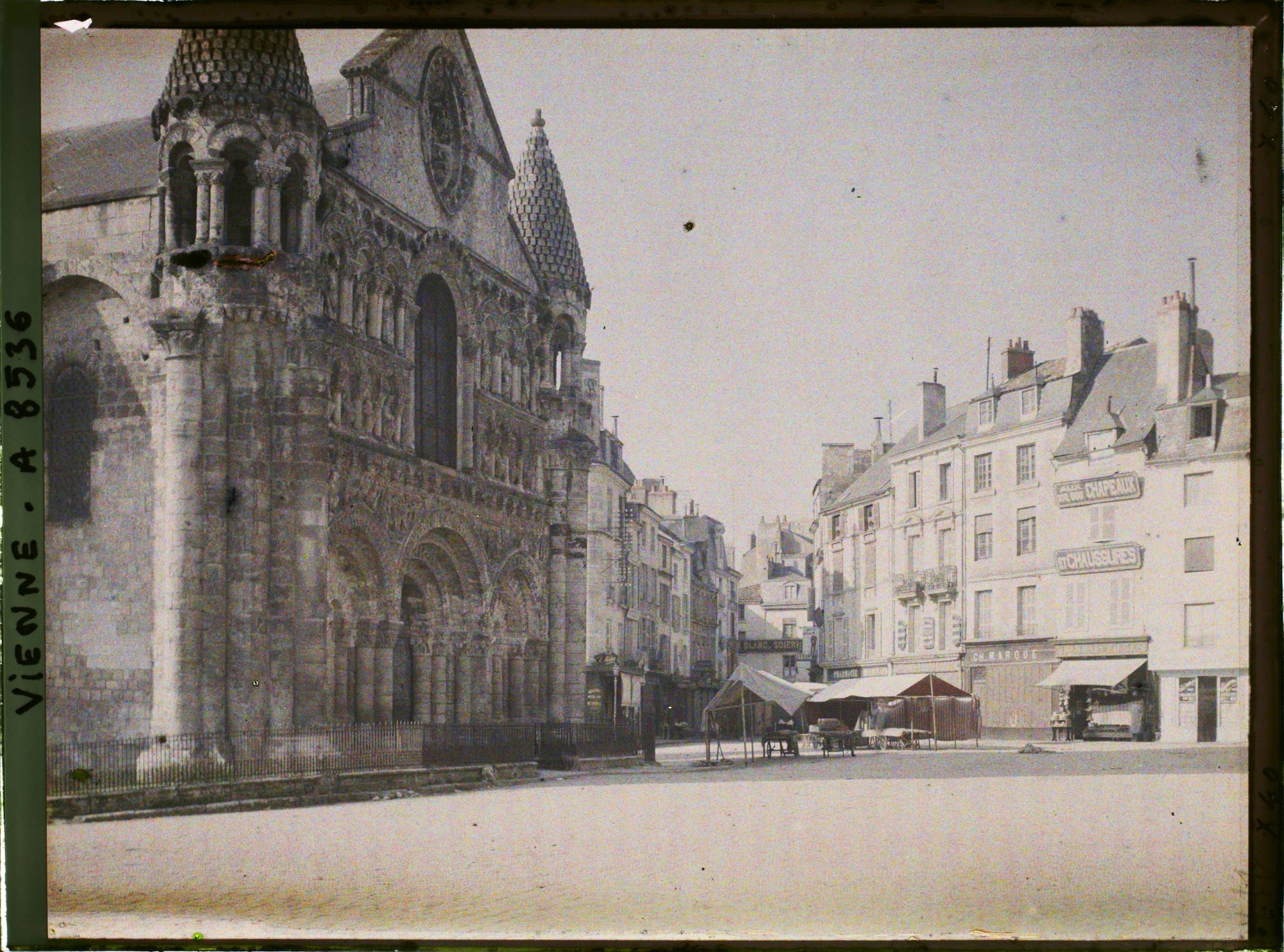 Image représentant L'église Notre-Dame-La-Grande