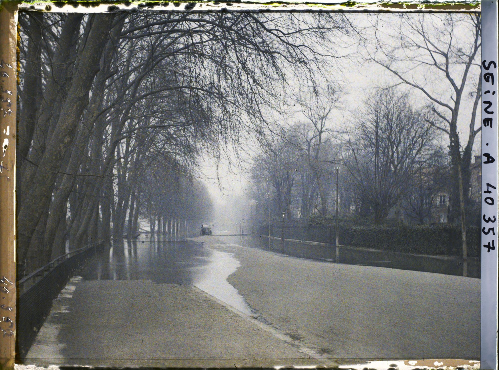 Image représentant Le quai du Quatre-Septembre inondé