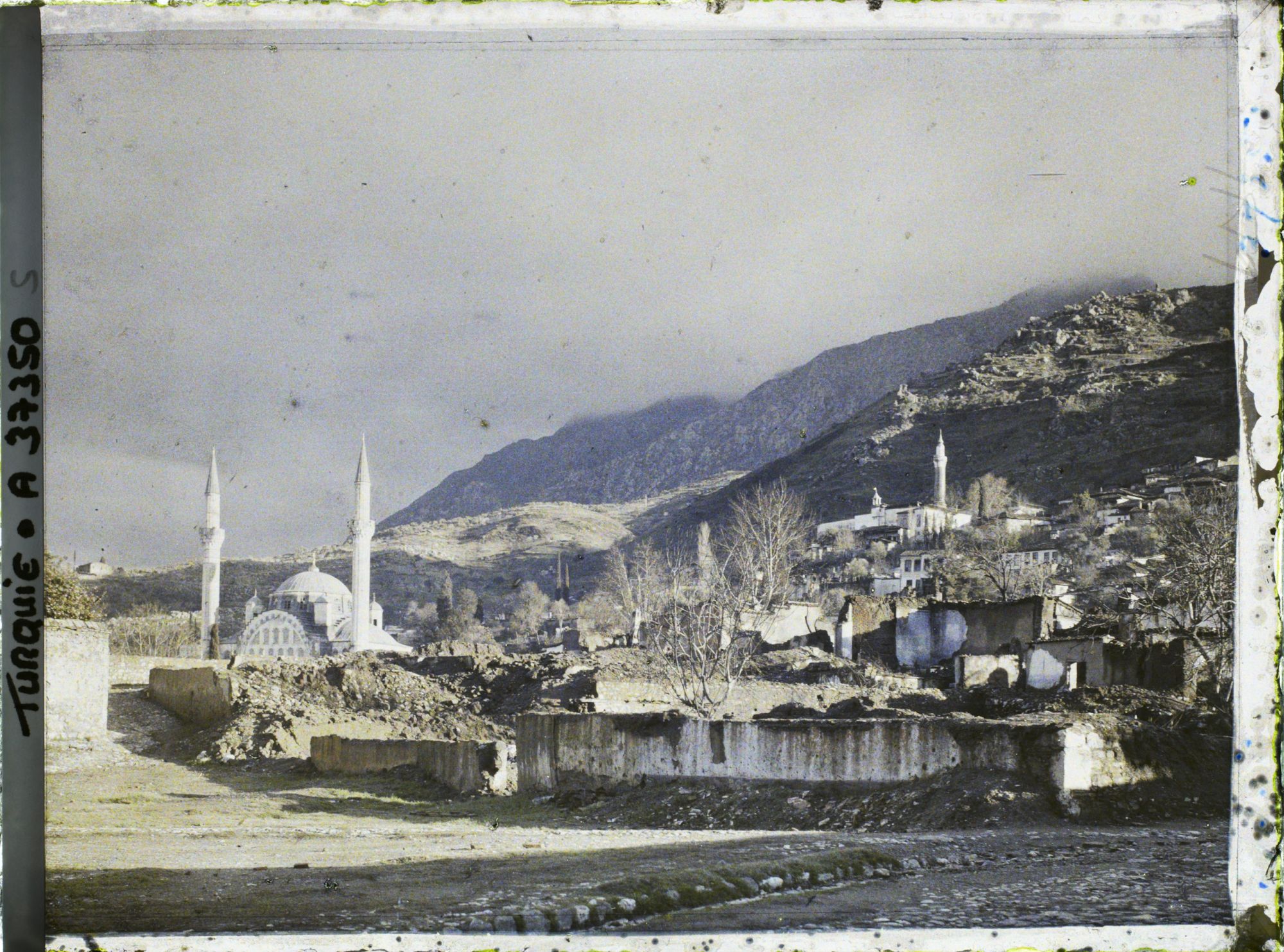 Image représentant Turquie, Magnesie, Ruines vers la Mouradiah- Djami