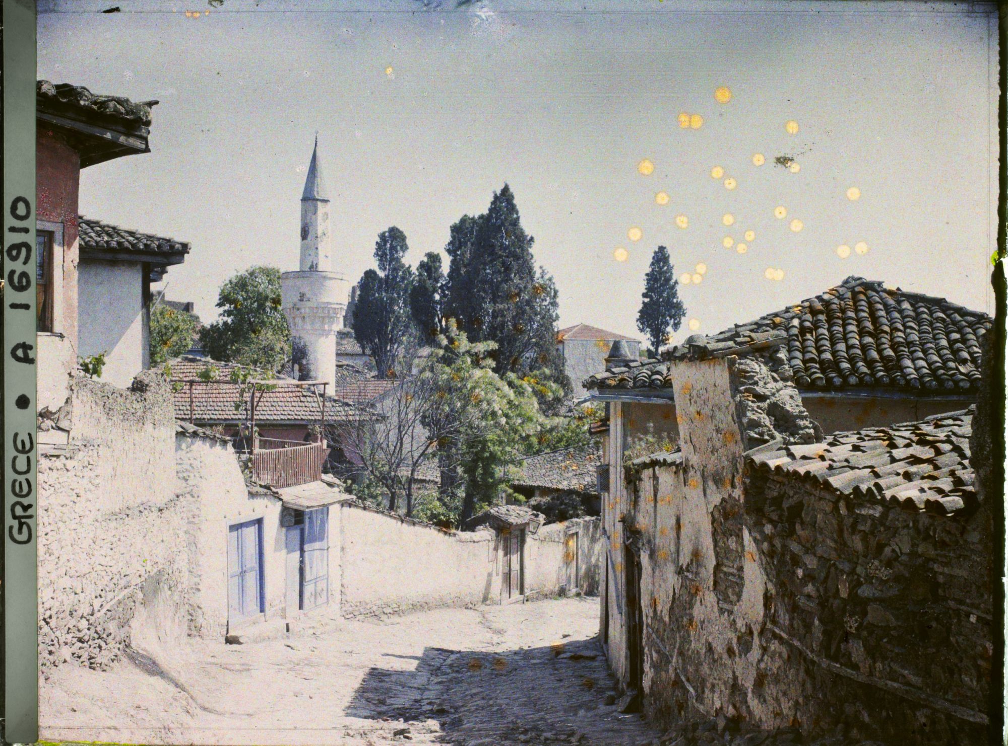 Image représentant Grèce, Salonique, Vue prise dans le haut quartier de la citadelle