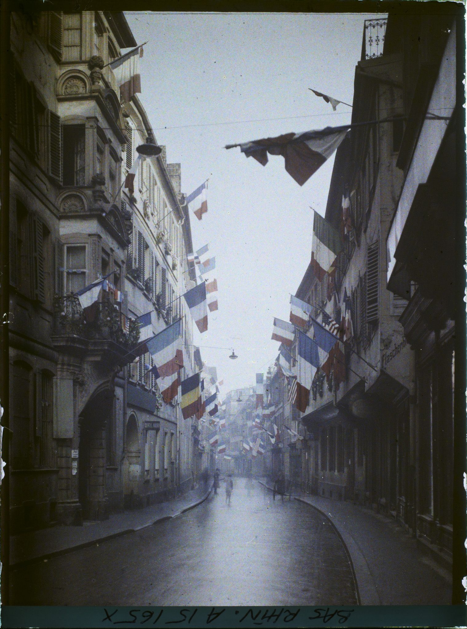 Image représentant France, Strasbourg, La Judengasse, vue dans l'autre sens
