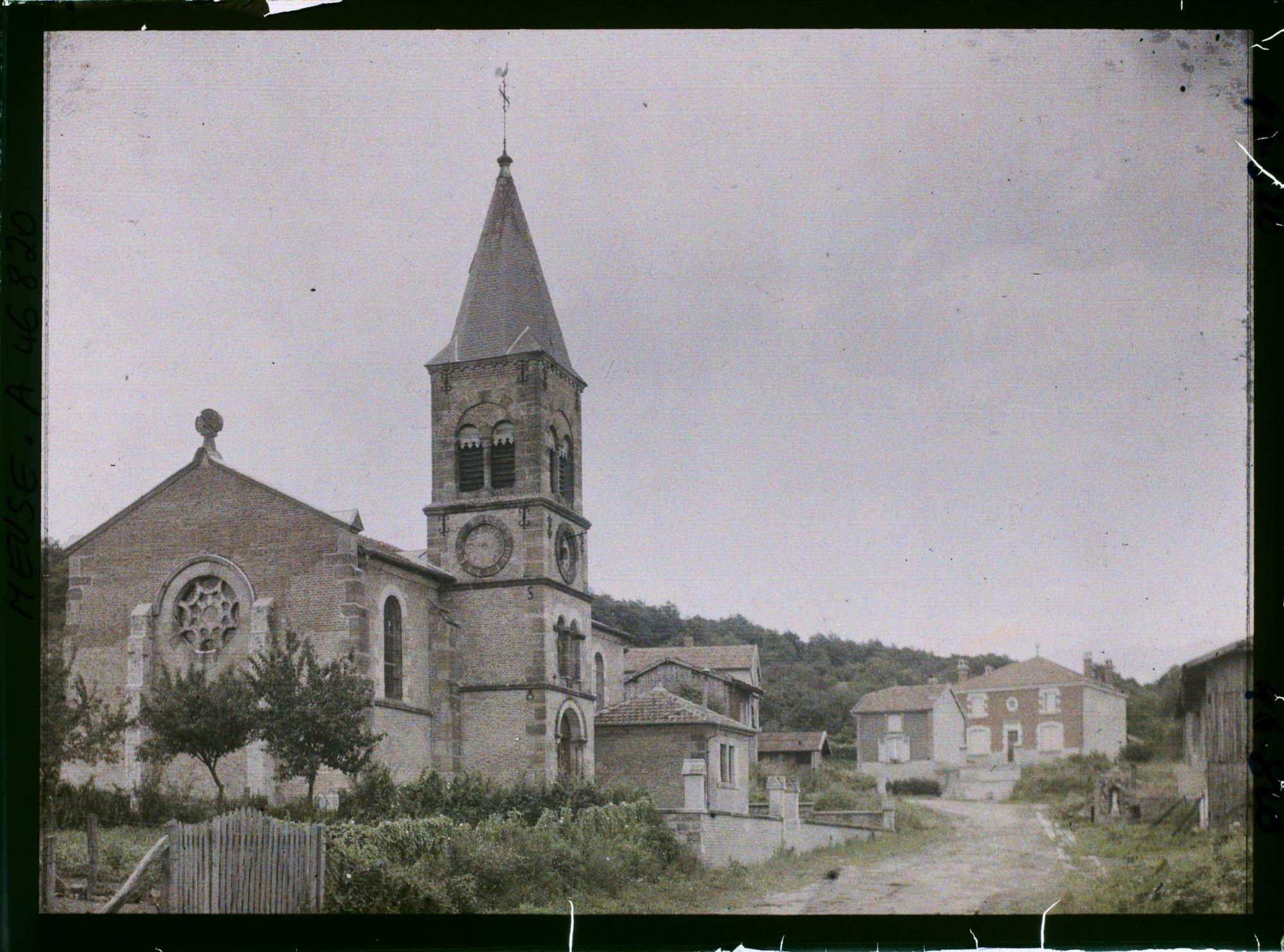 Image représentant France, Le Neufour Meuse (97H), Grande Rue et l'Eglise