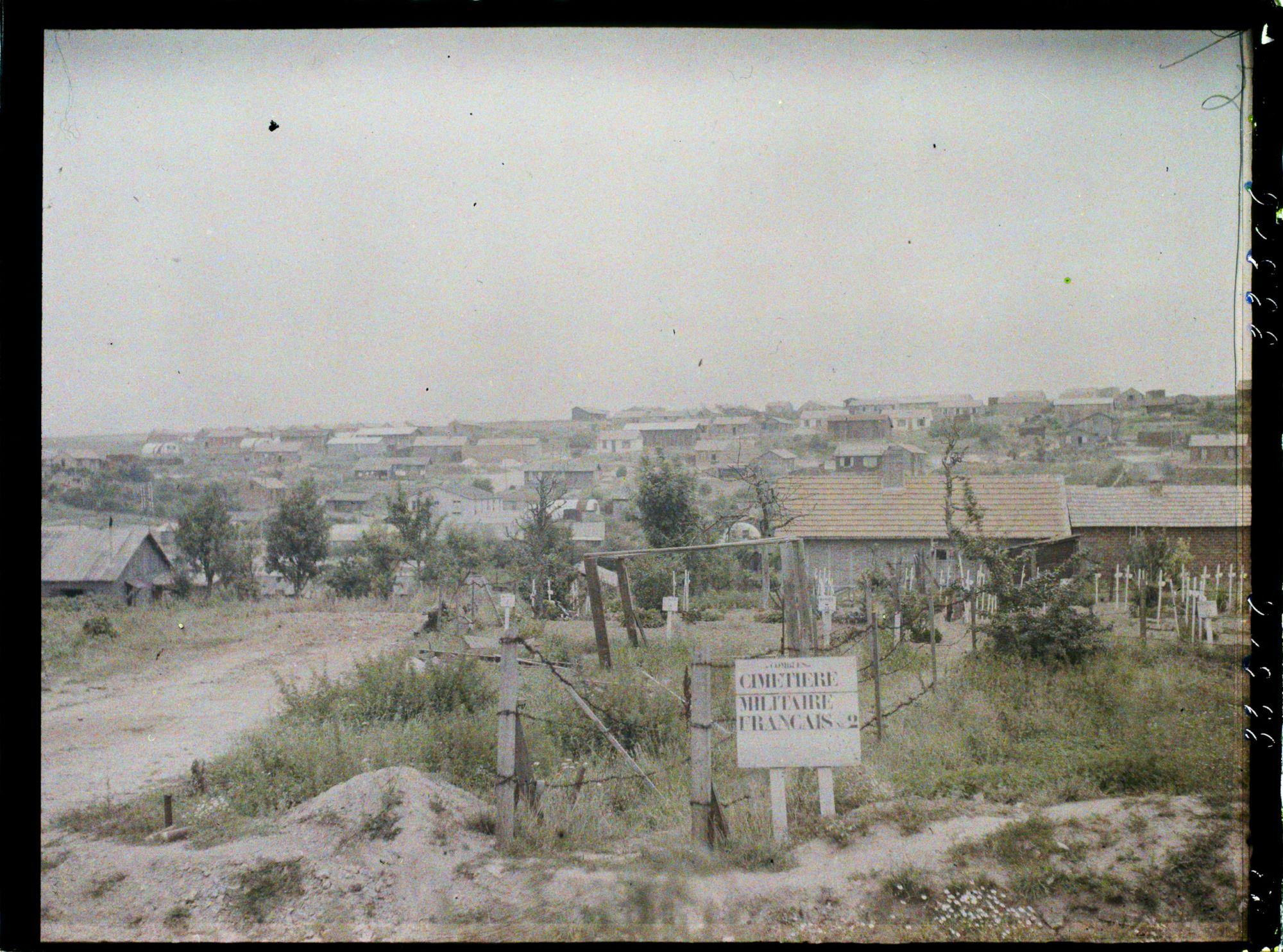 Image représentant France, Combles, Le Cimetière Français N° 2