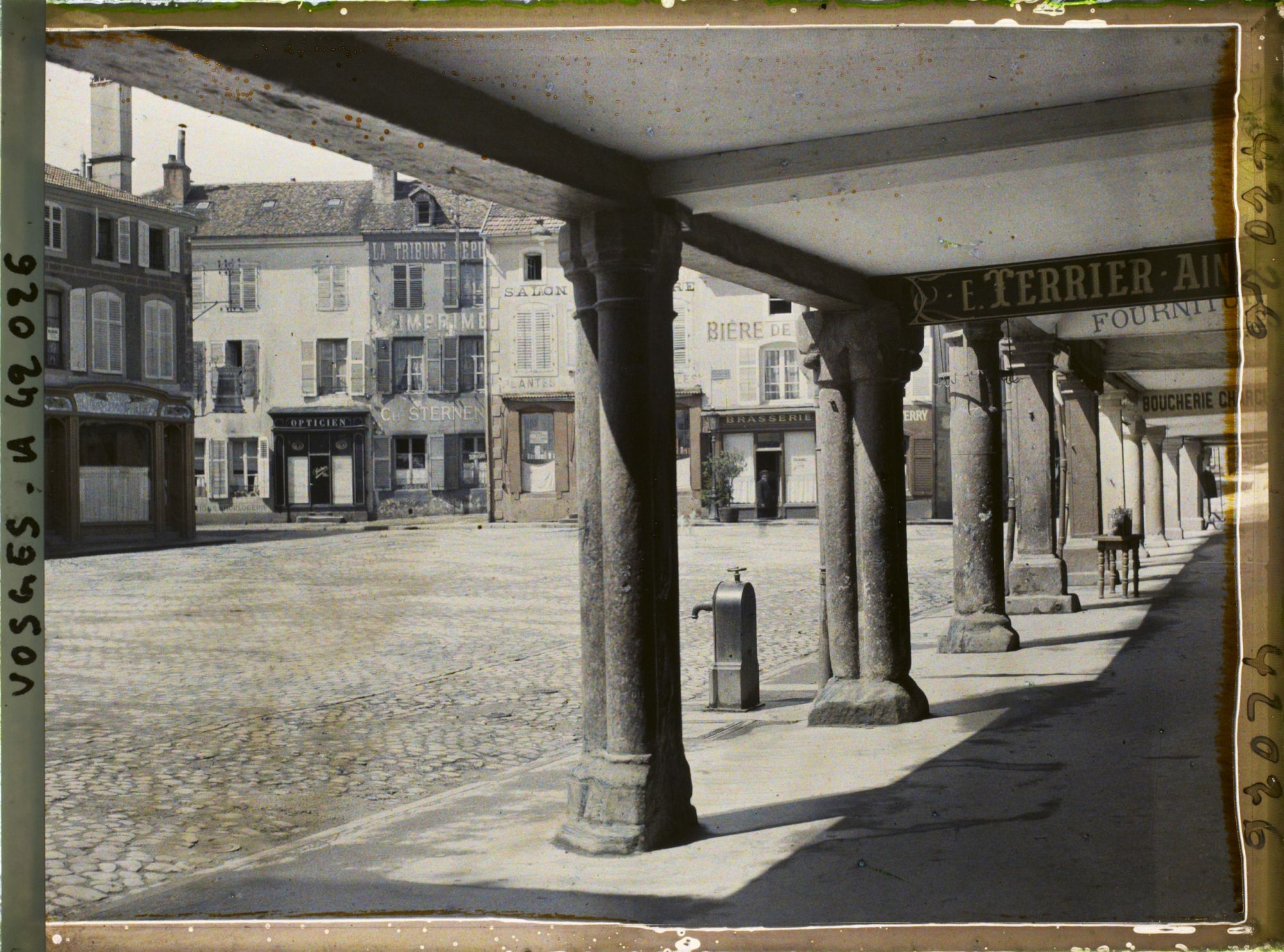 Image représentant France, St Dié, Les Arcades de la place Jules Ferry