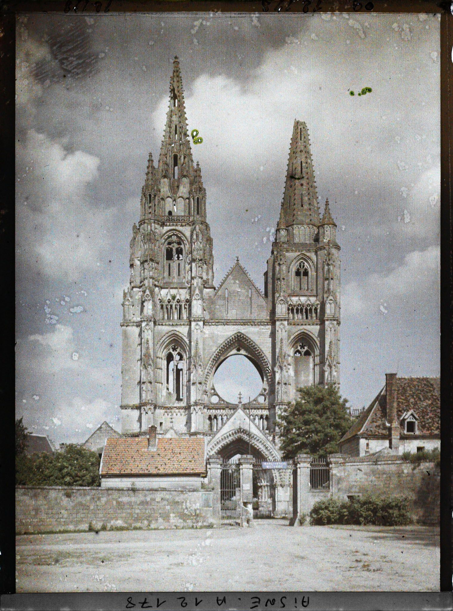 Image représentant Vue d'ensemble de Saint-Jean-des-Vignes abritant la manutention militaire