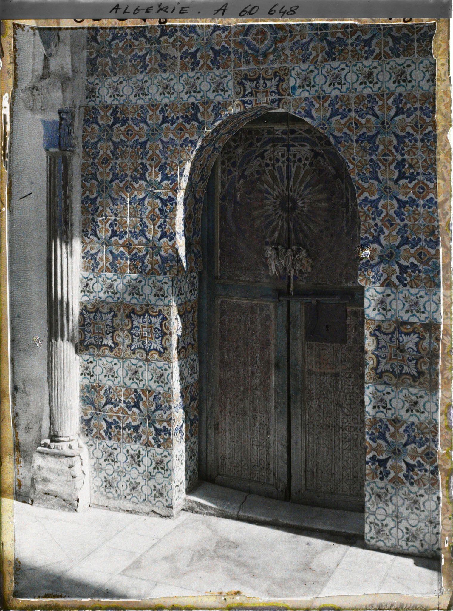 Image représentant Détail de la porte de la Koubba de Sidi Bou Medine