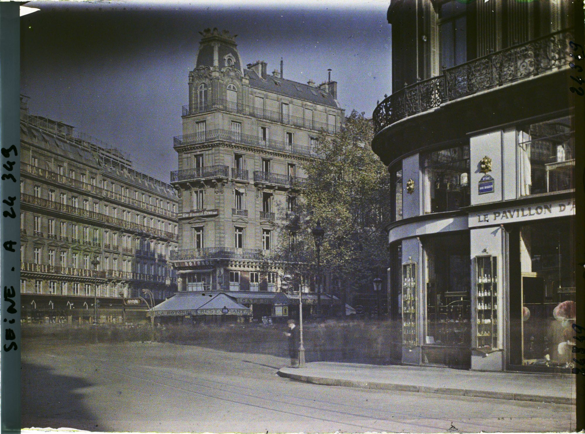 Image représentant Le carrefour des boulevards Haussmann, rue Lafayette et rue Halévy