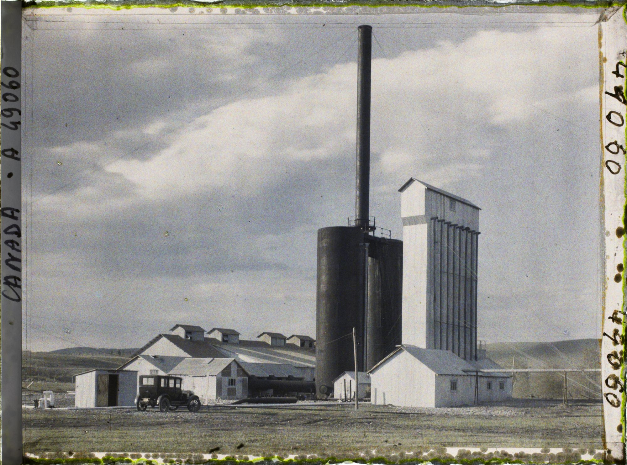 Image représentant Canada, Foot Hills Turner Valley, Puits Royalite 4, L'Usine de purification par le Carbonate de Soude