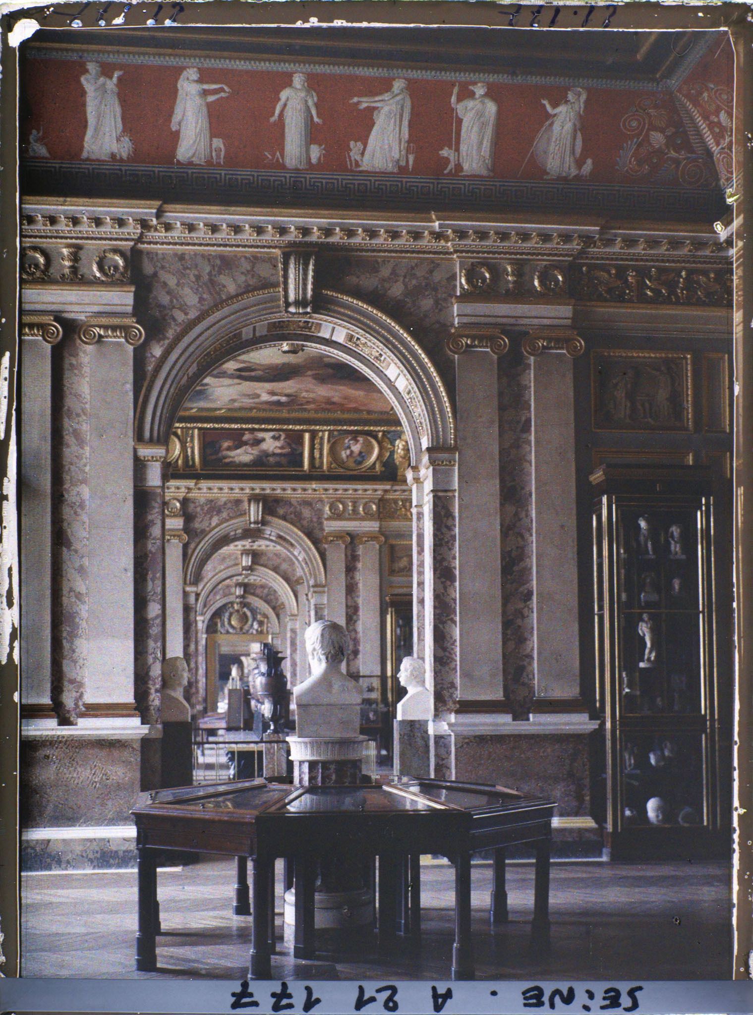 Image représentant Céramique antique (salle de Clarac), musée du Louvre