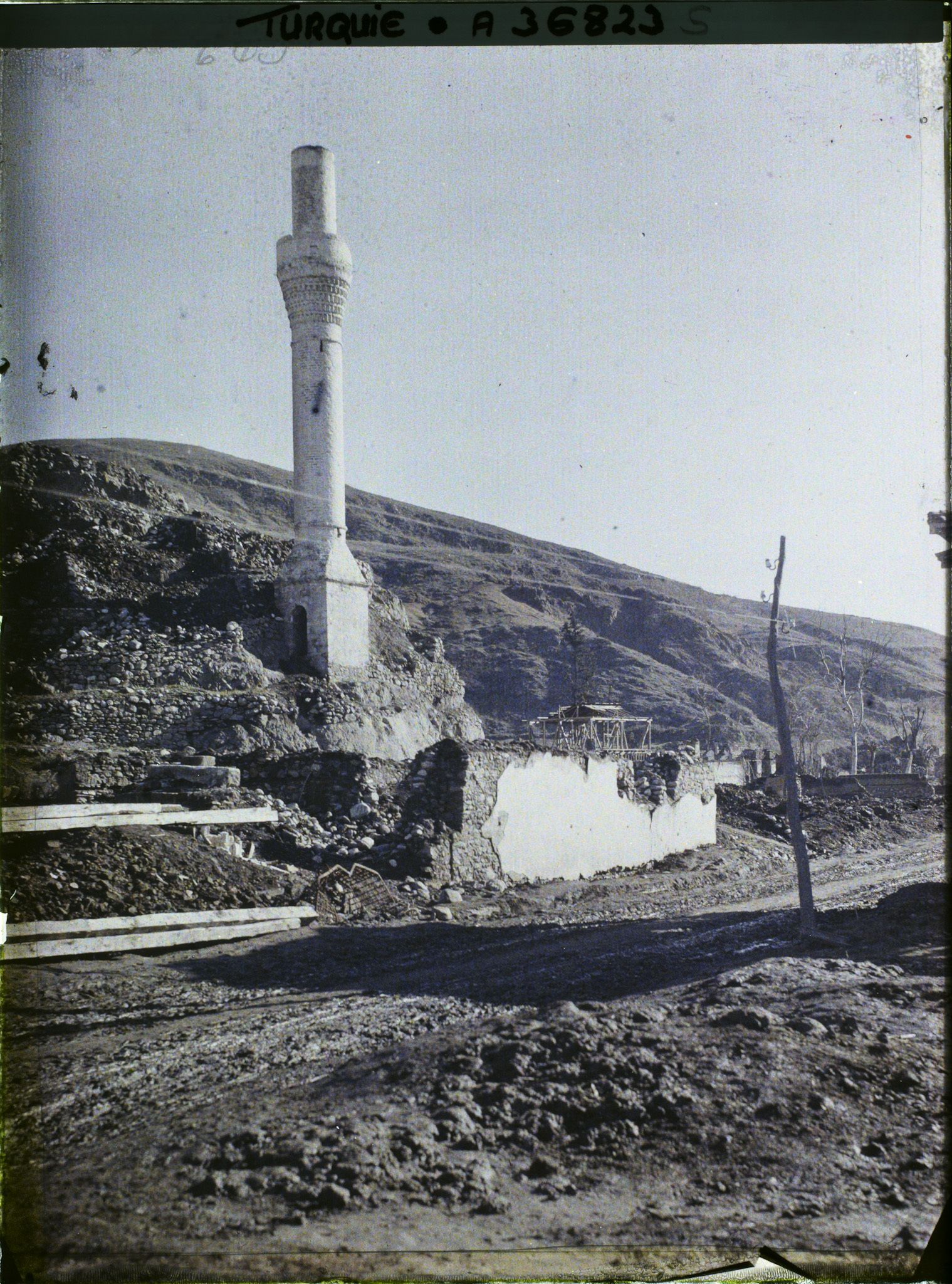 Image représentant Turquie, Keuplu, Mosquée détruite