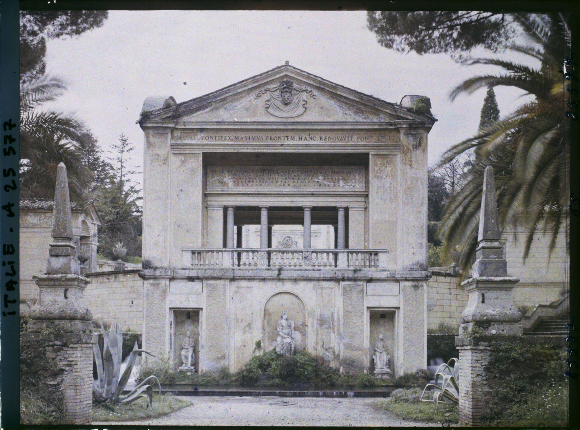 Image représentant Fontaine dans les jardins du Vatican (?)