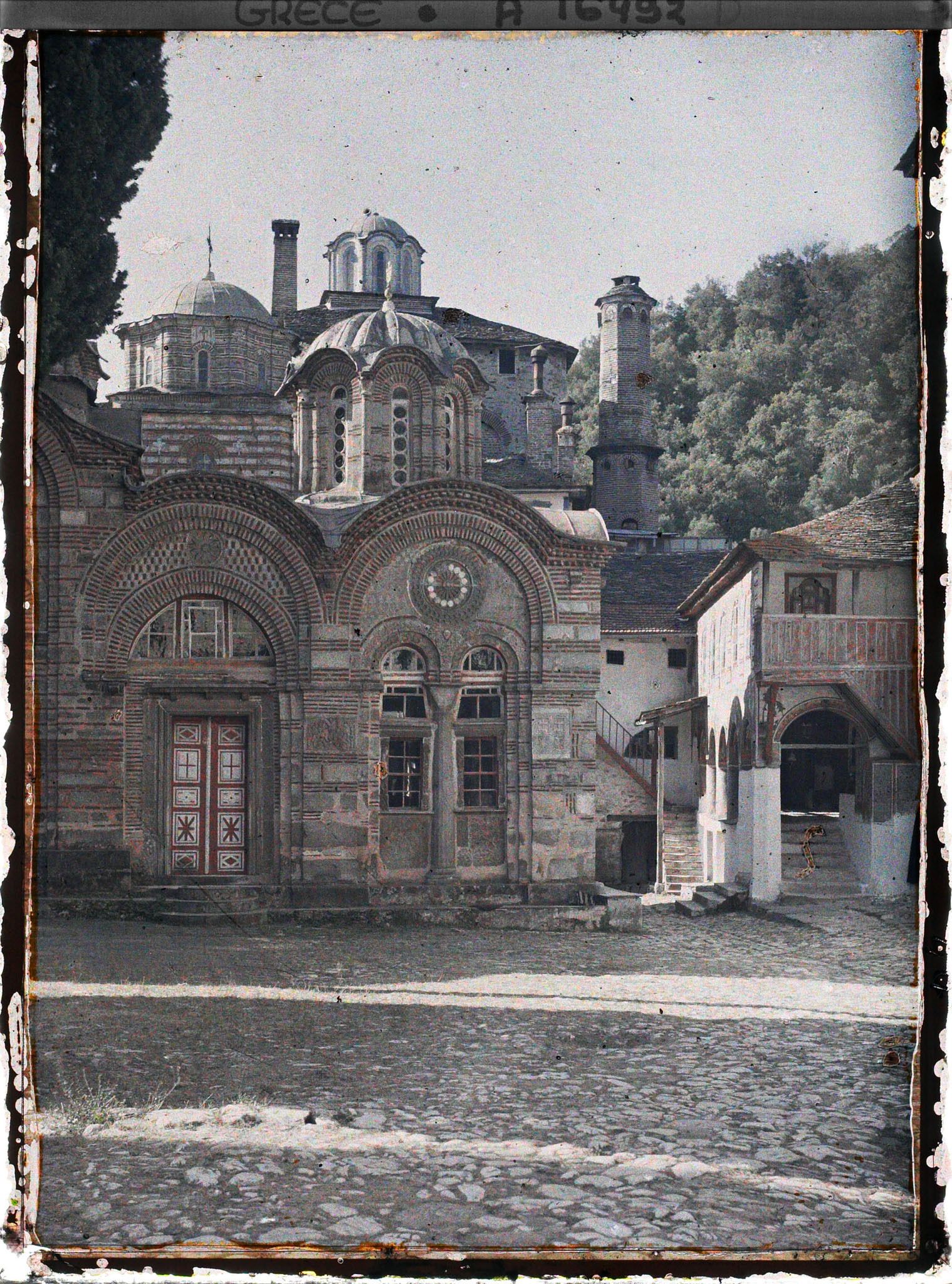 Image représentant Turquie, Hilendar, Narthex ajouté à l'Eglise par le Prince Lazare