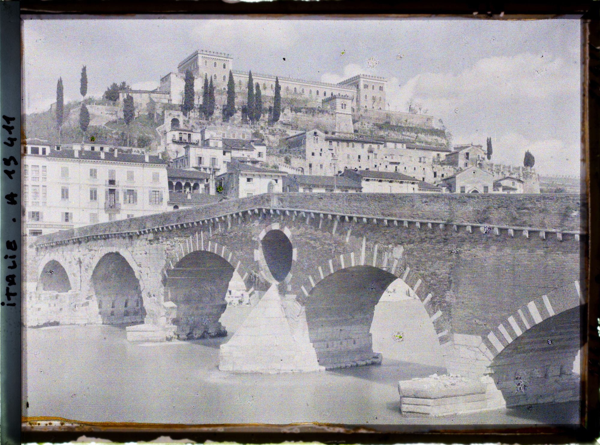 Image représentant Château San Pietro et pont de Pierre