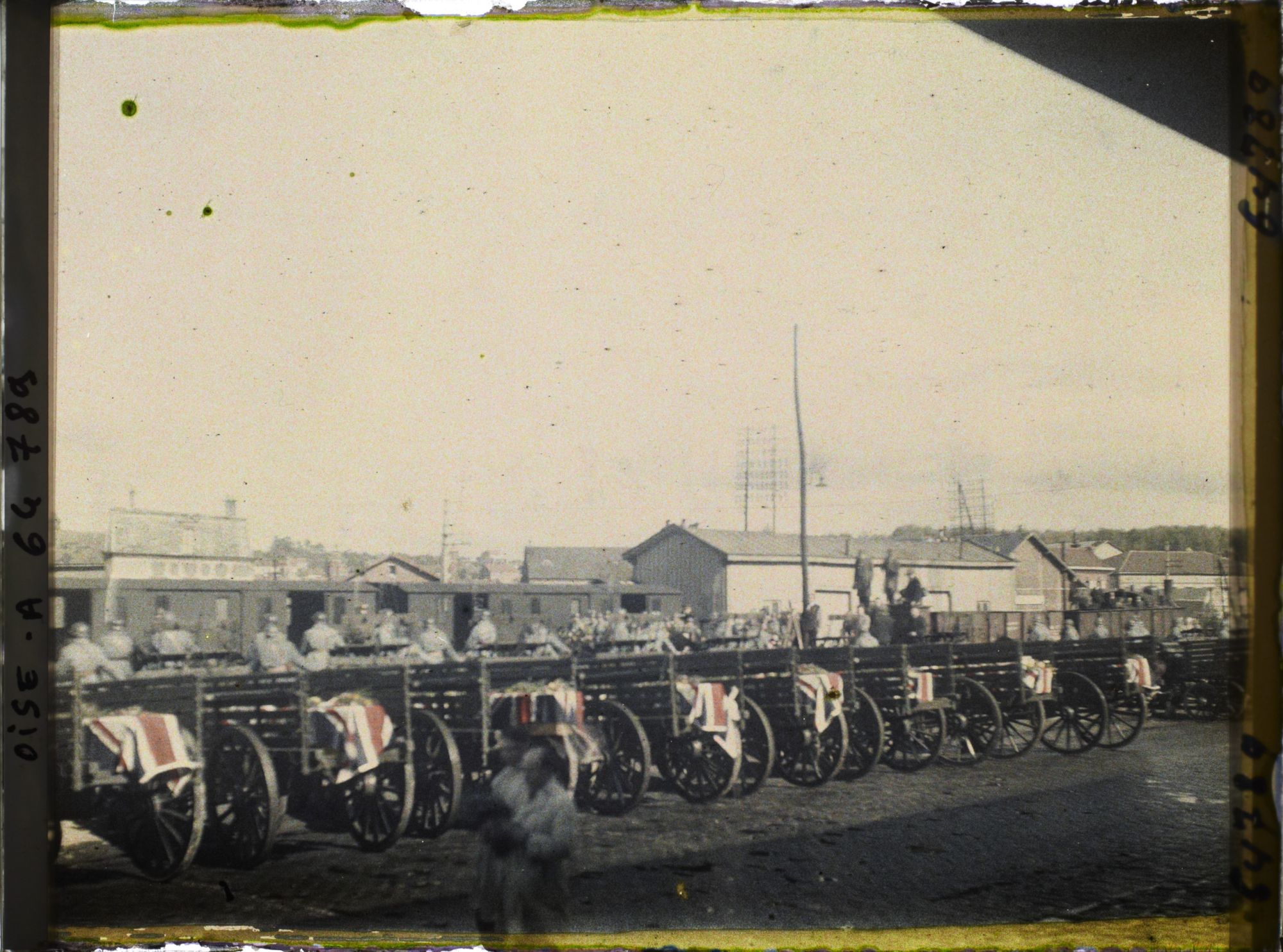 Image représentant Oise, Beauvais, Les Cercueils à l'arrivée du Quai d'embarquement